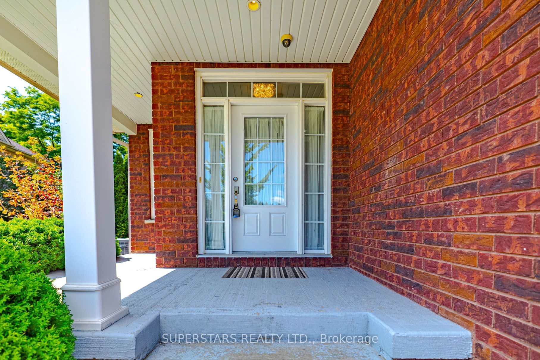 10 Thistledown Crescent