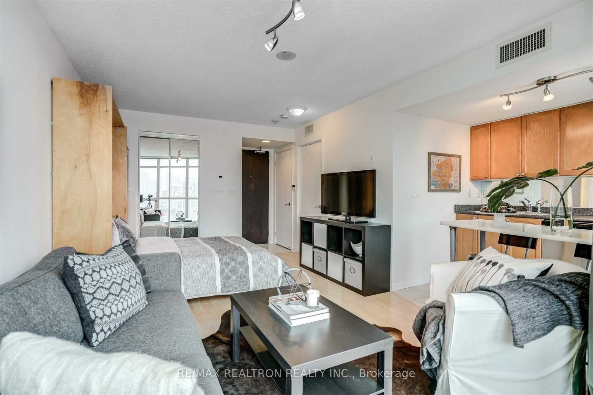 231 Fort York Boulevard 1410