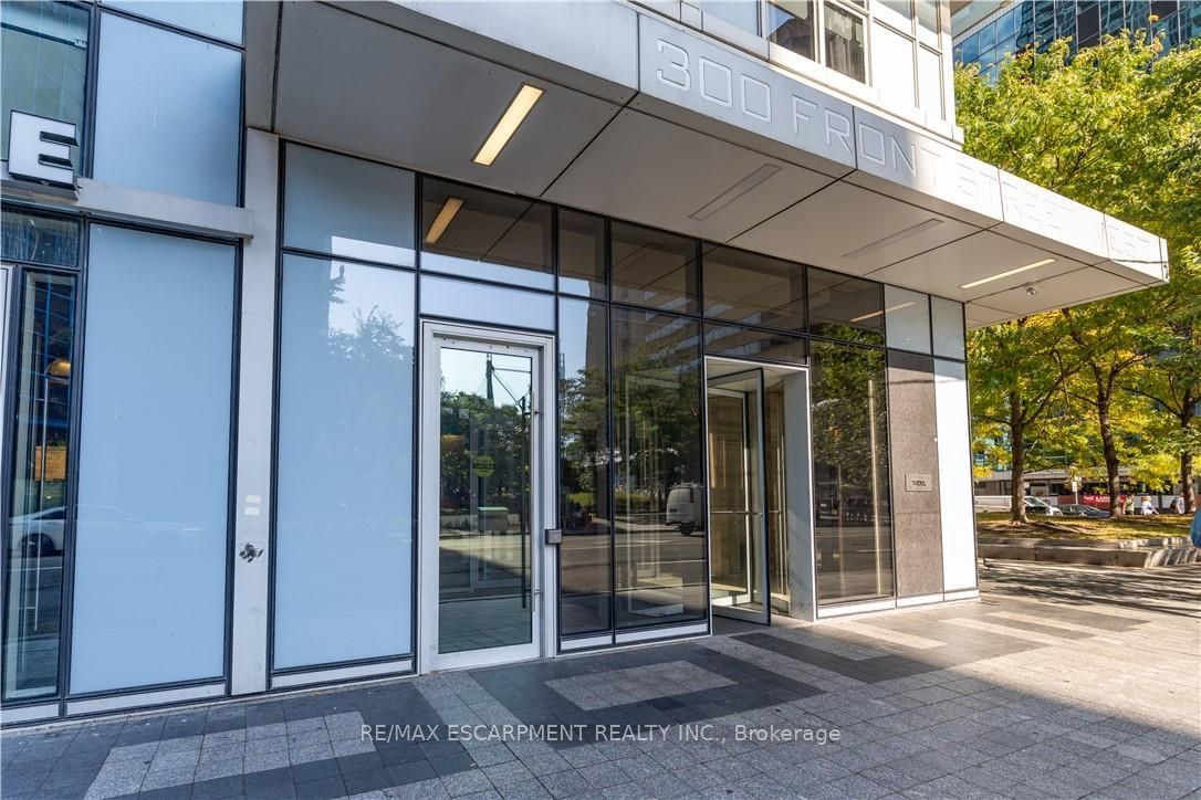 300 Front Street W 307
