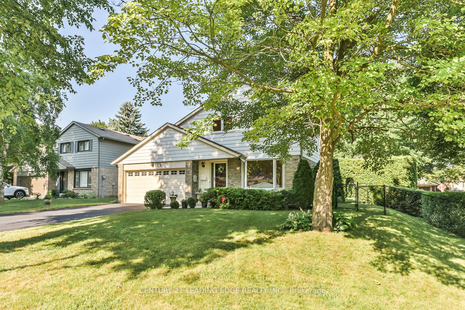 15 Sir Gawaine Place