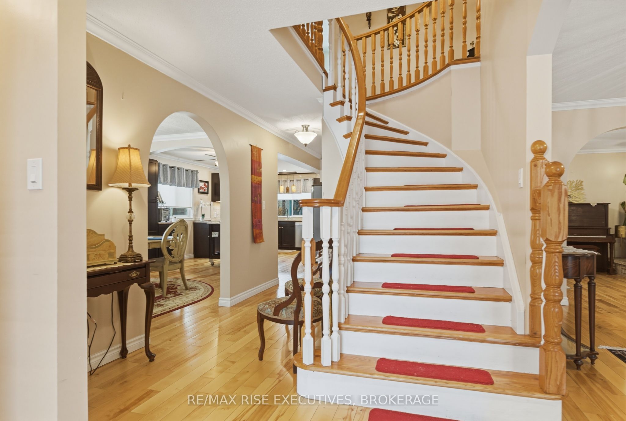 526 CANTERBURY Crescent