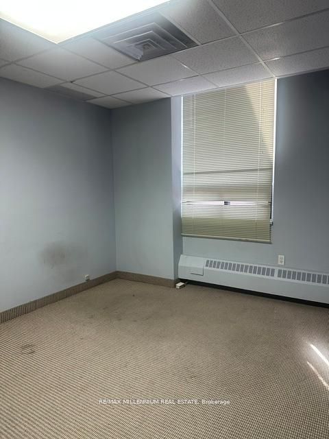 101 Dundas Street W 300