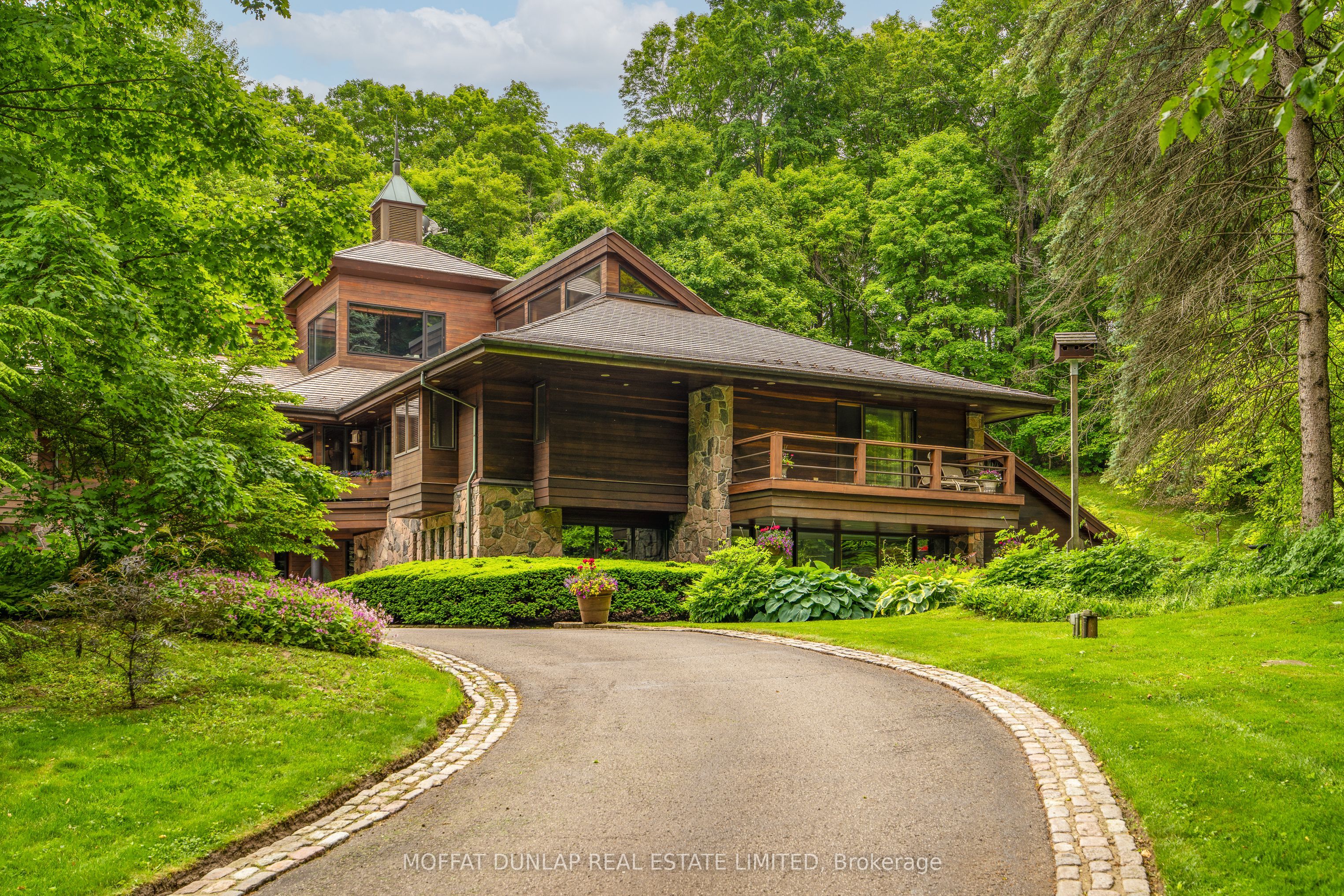 20 Woodsend Crescent