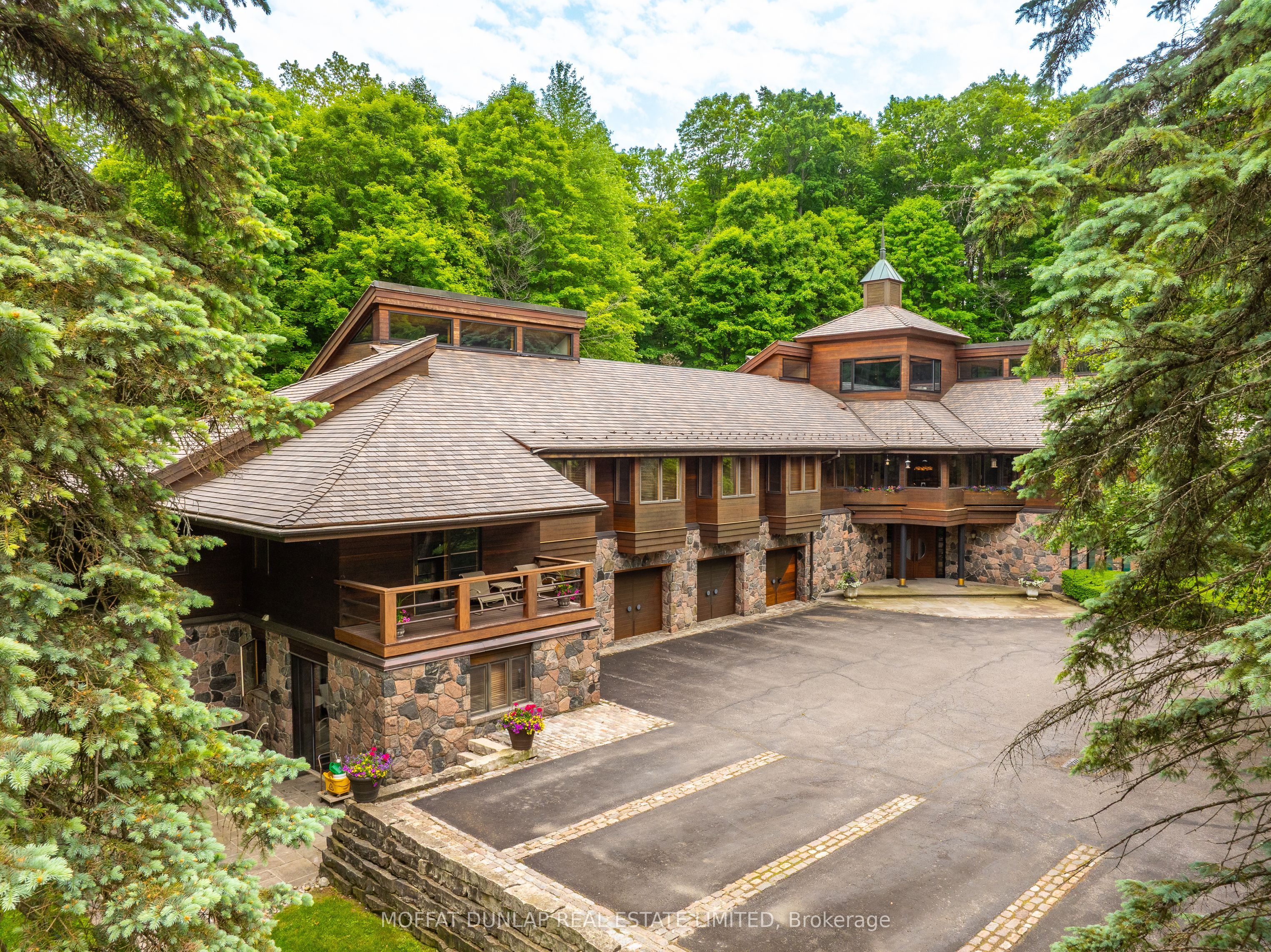 20 Woodsend Crescent