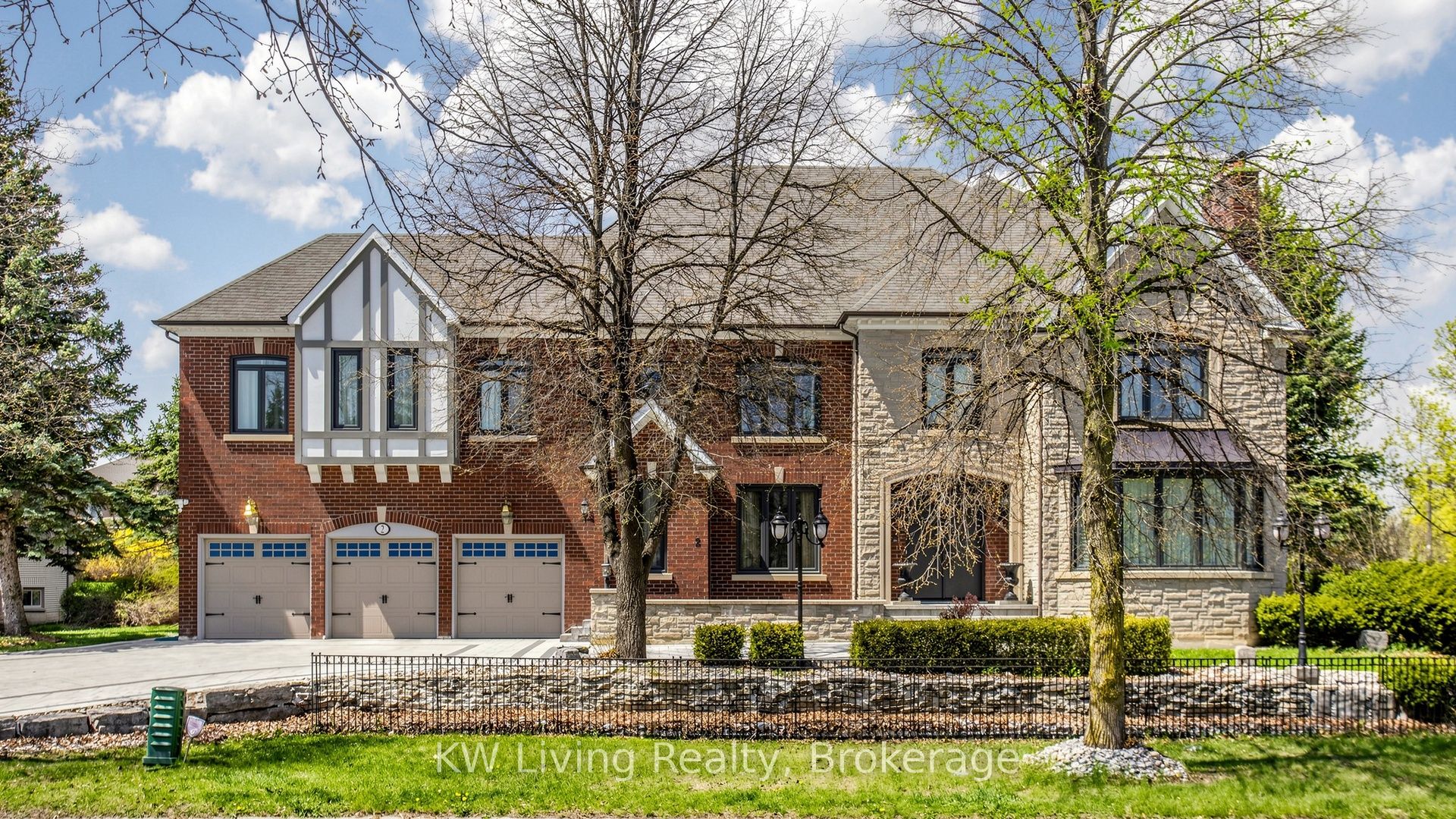 2 Cortina Court N