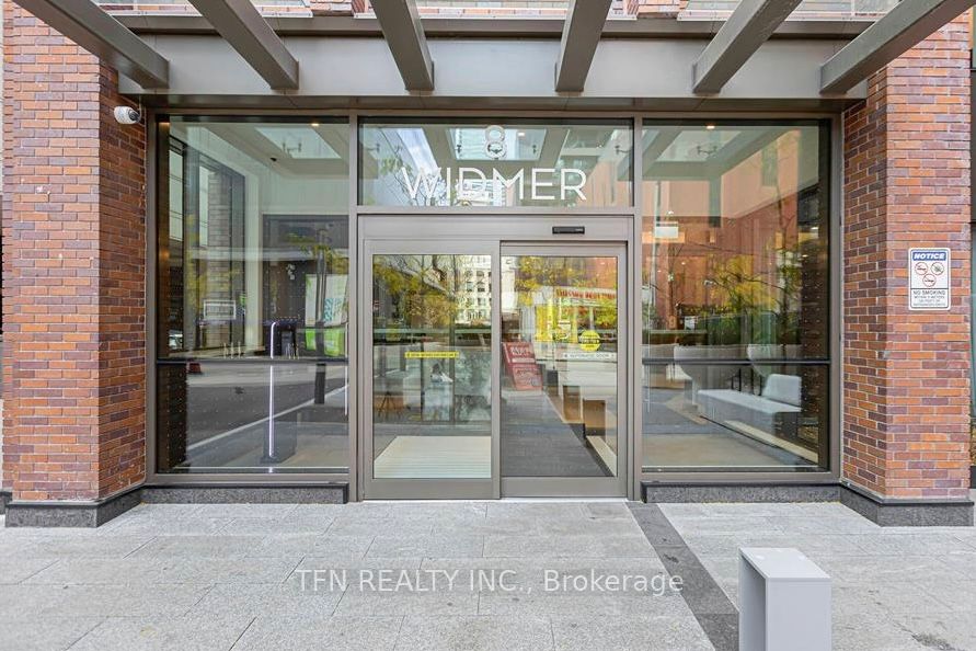 8 Widmer Street 2005