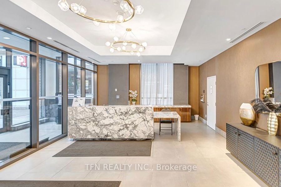 8 Widmer Street 2005