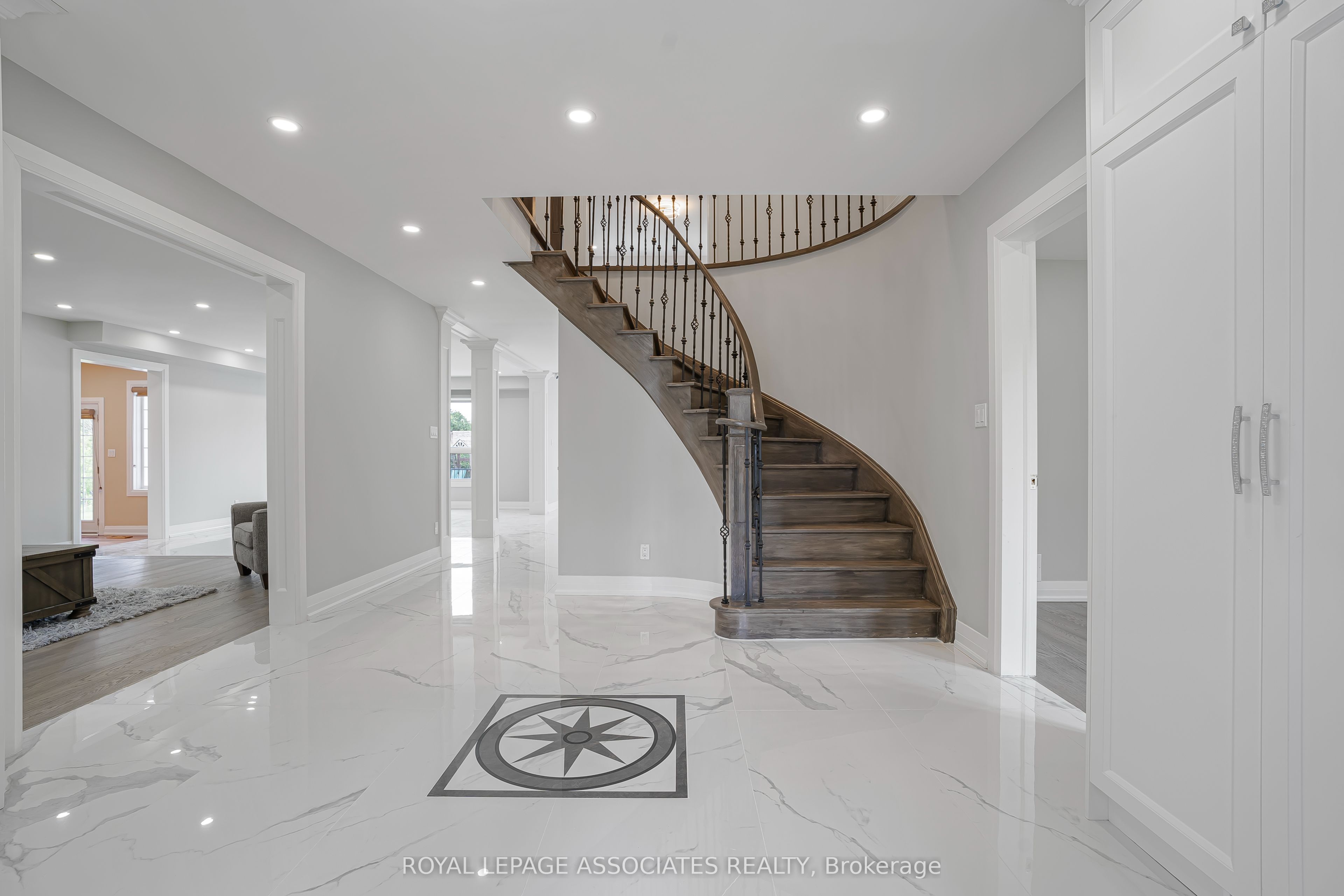 69 Raeview Drive