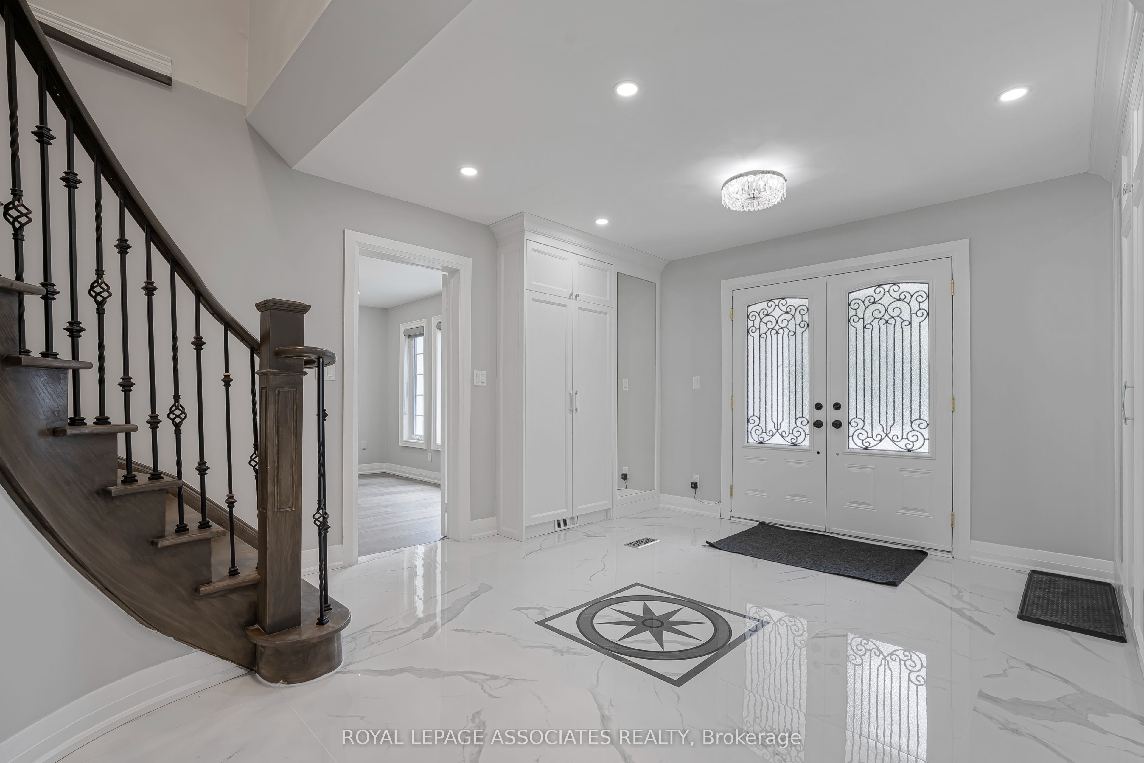 69 Raeview Drive