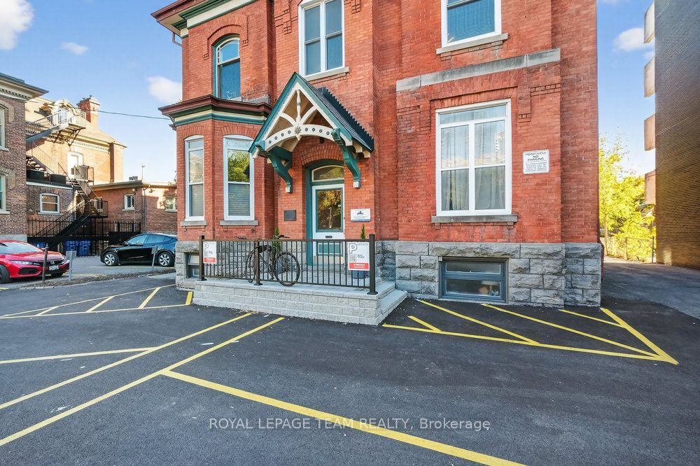 260 Somerset Street W