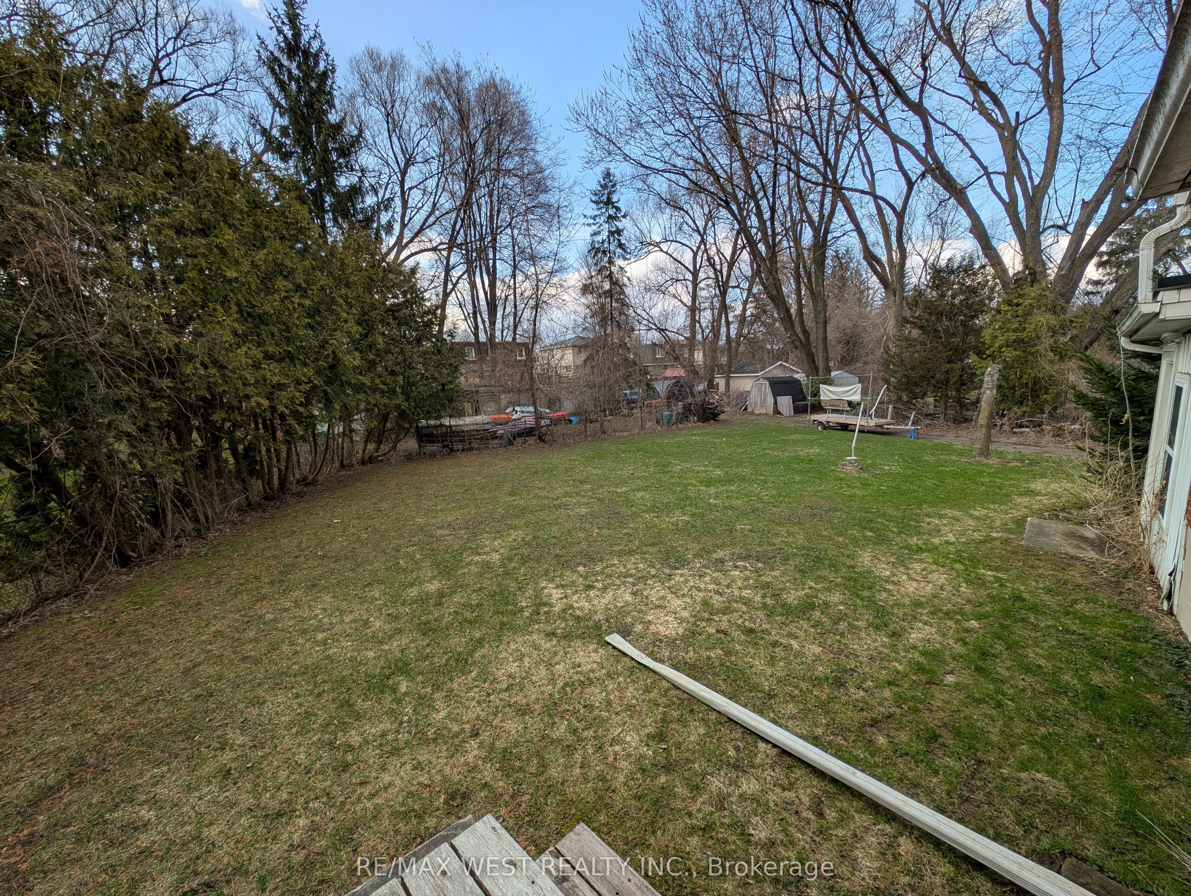 1192 & 1200 Kingston Rd Road