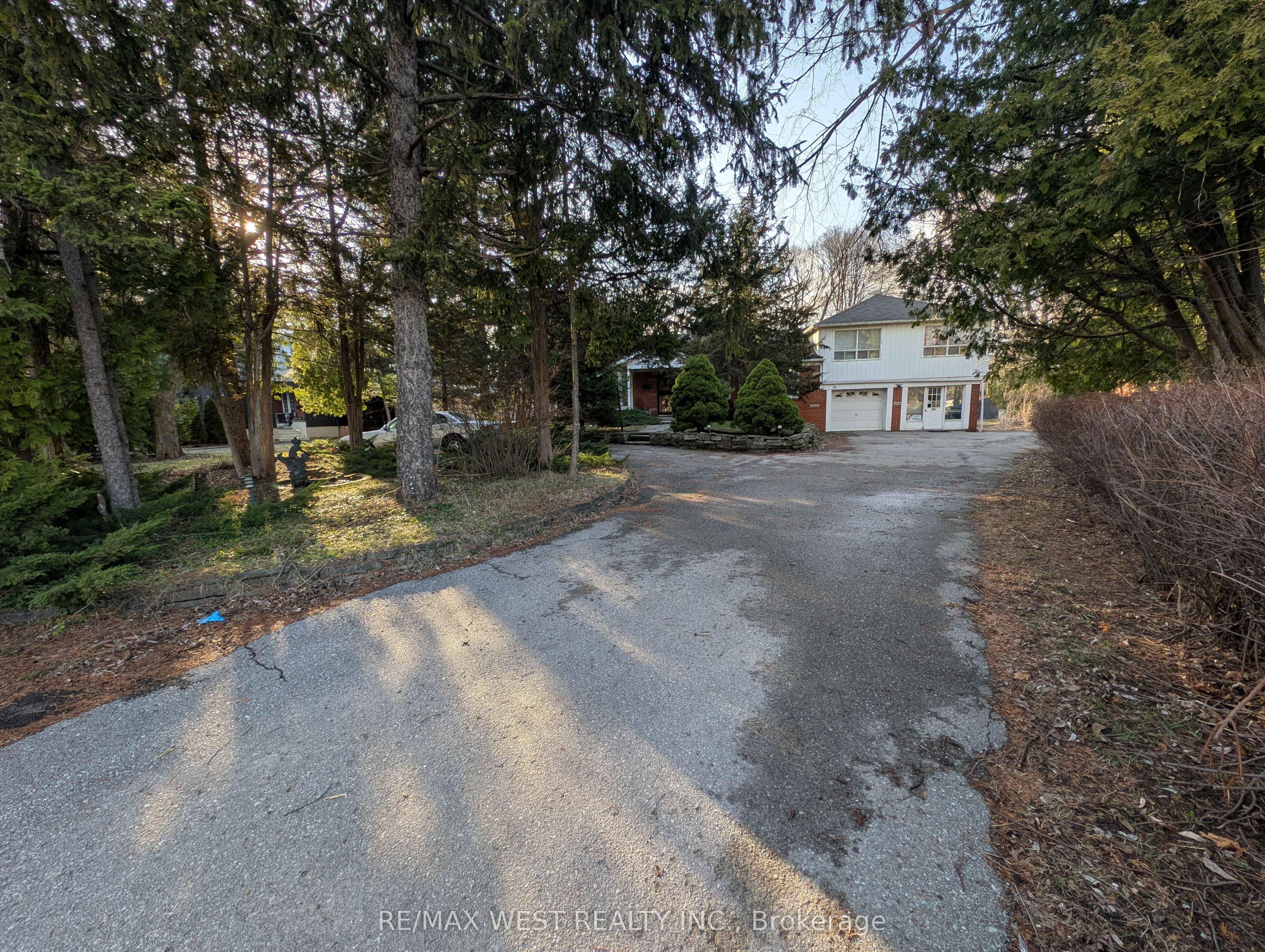 1192 & 1200 Kingston Rd Road