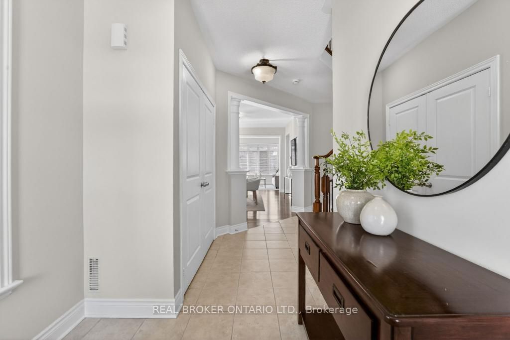 12 Lookout Court