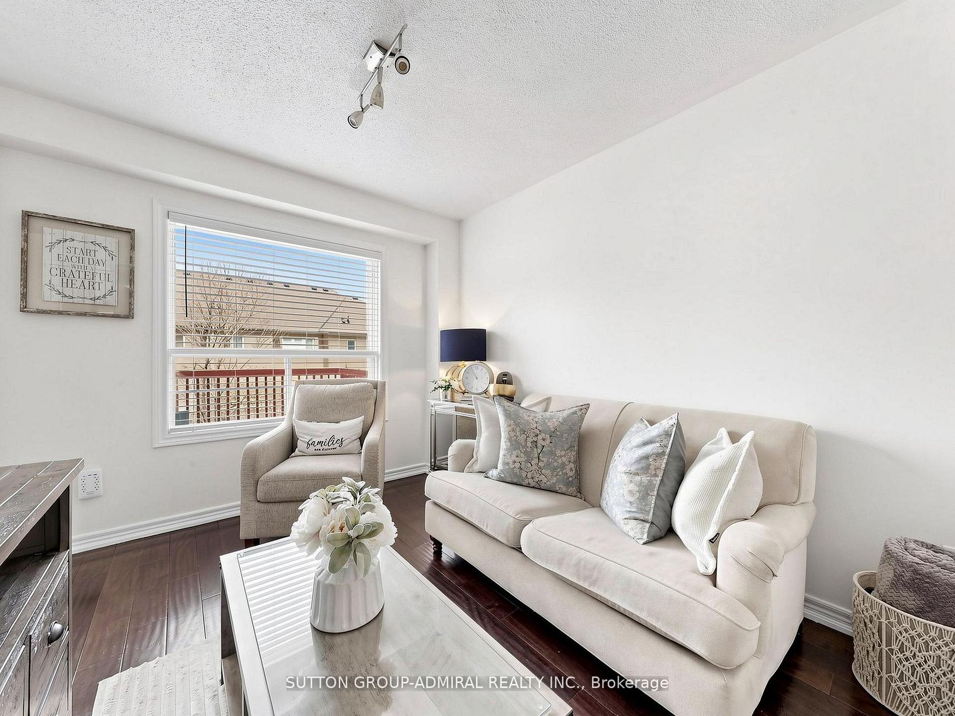 20 Breeze Drive