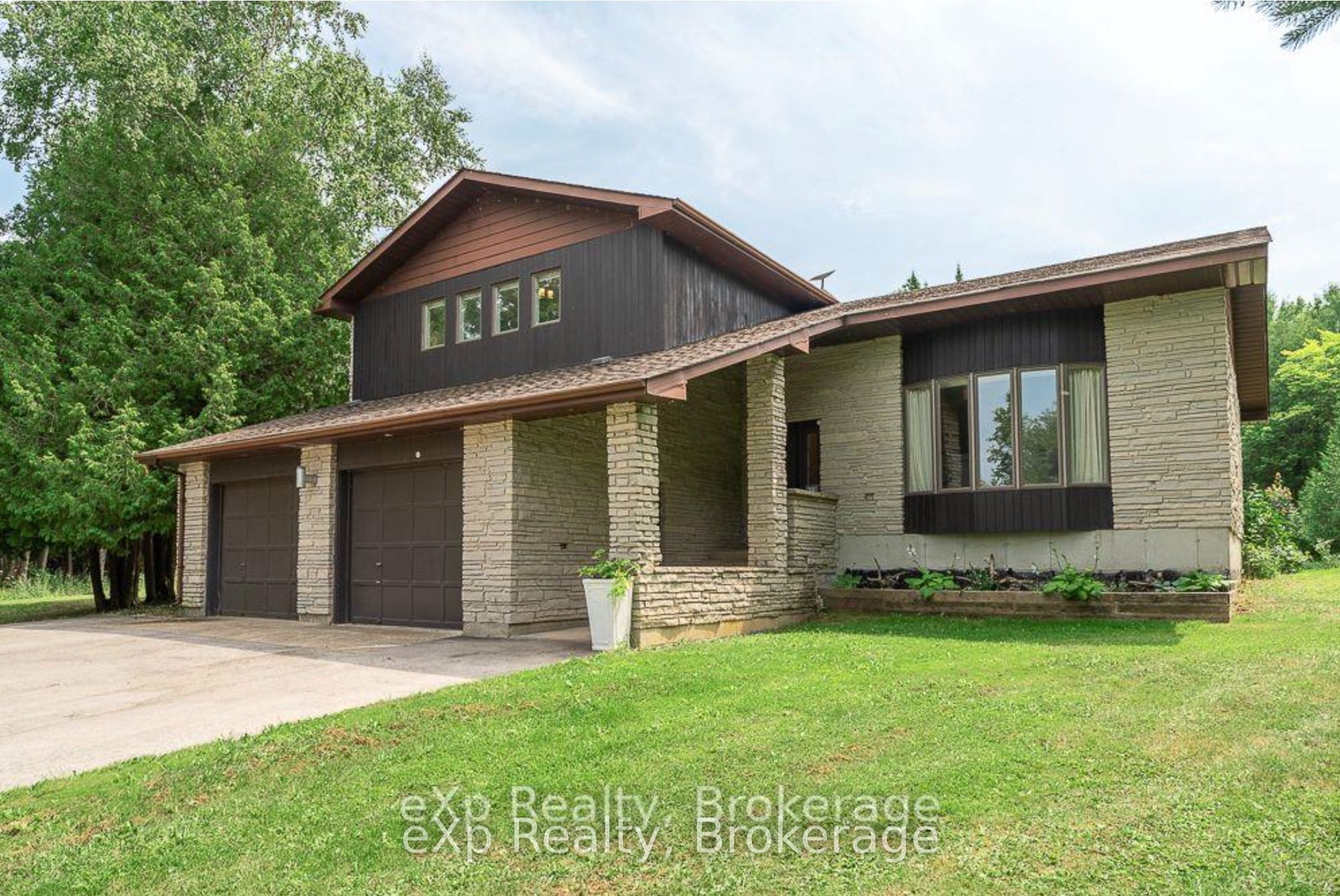 502354 Grey Road 1 Road
