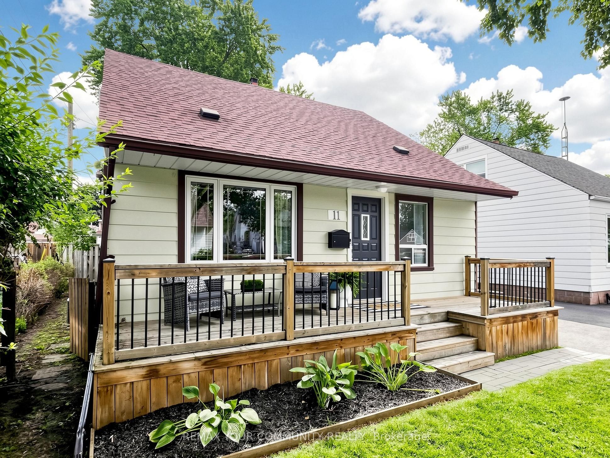 11 Nelson Avenue