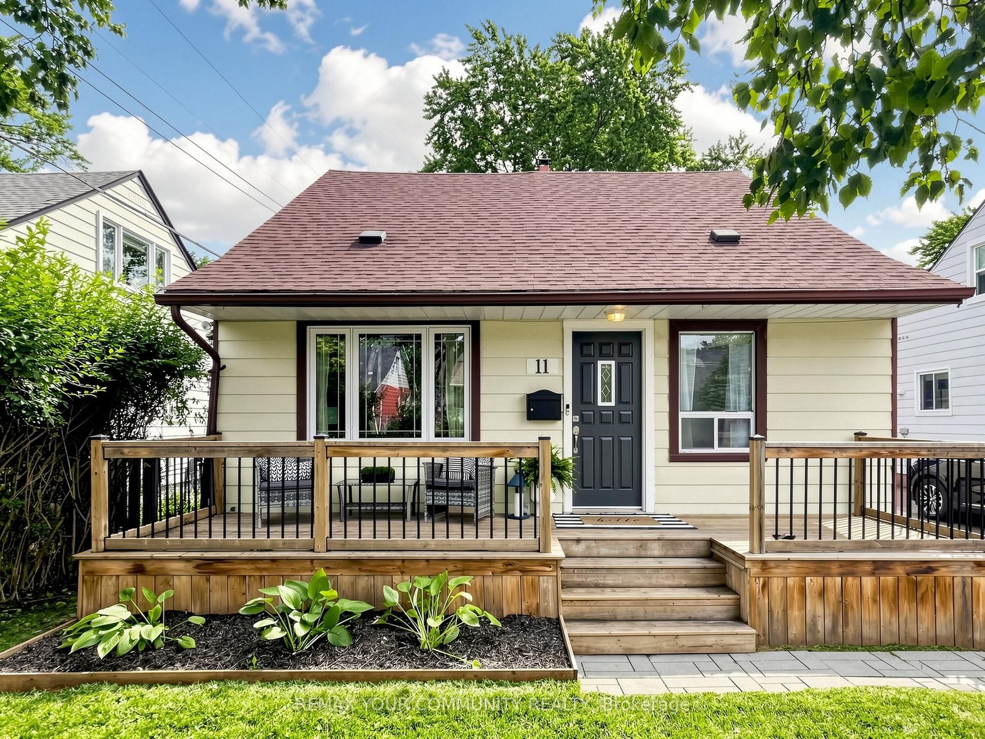 11 Nelson Avenue