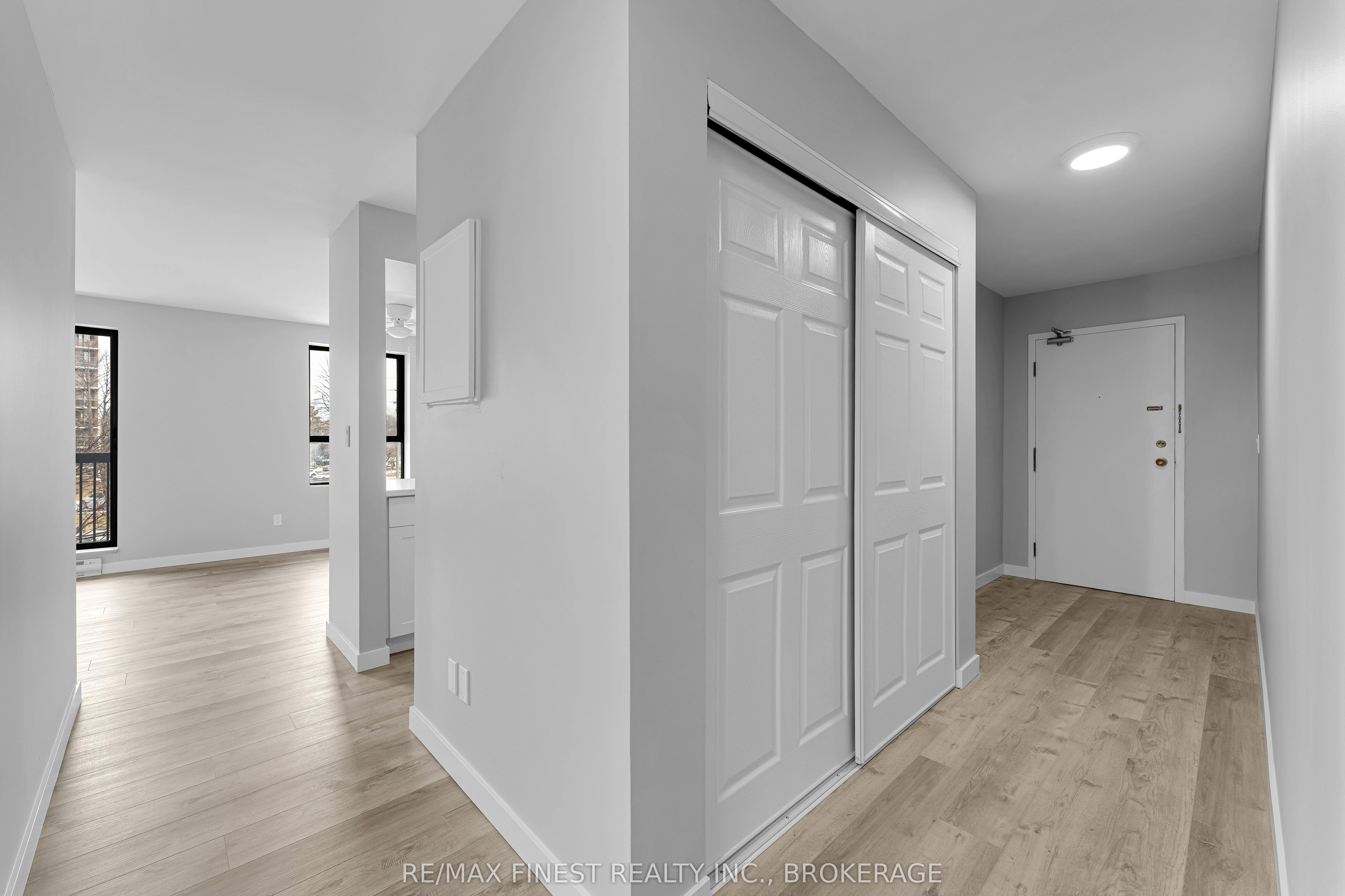 17 Eldon Hall Place 301