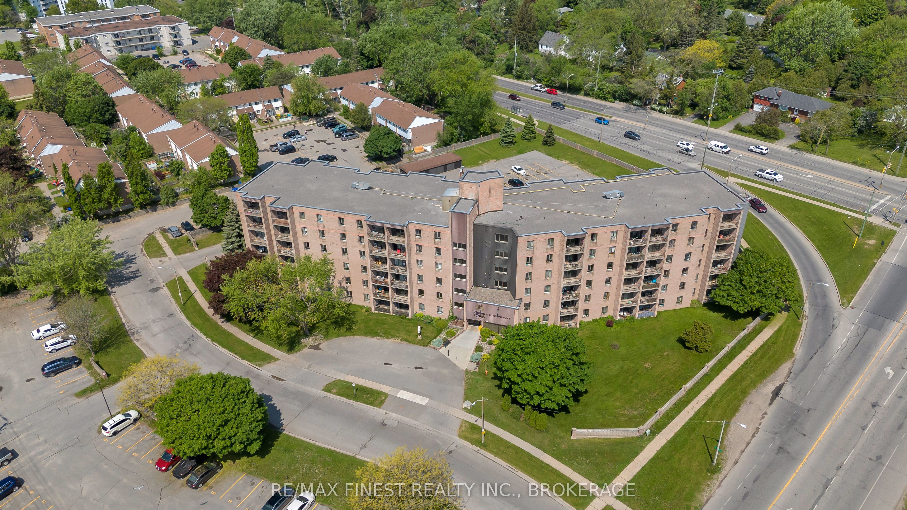 17 Eldon Hall Place 301