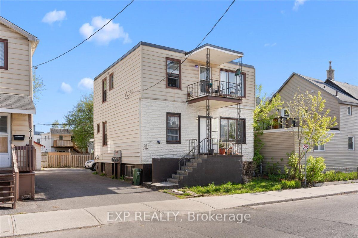208 Montfort Street