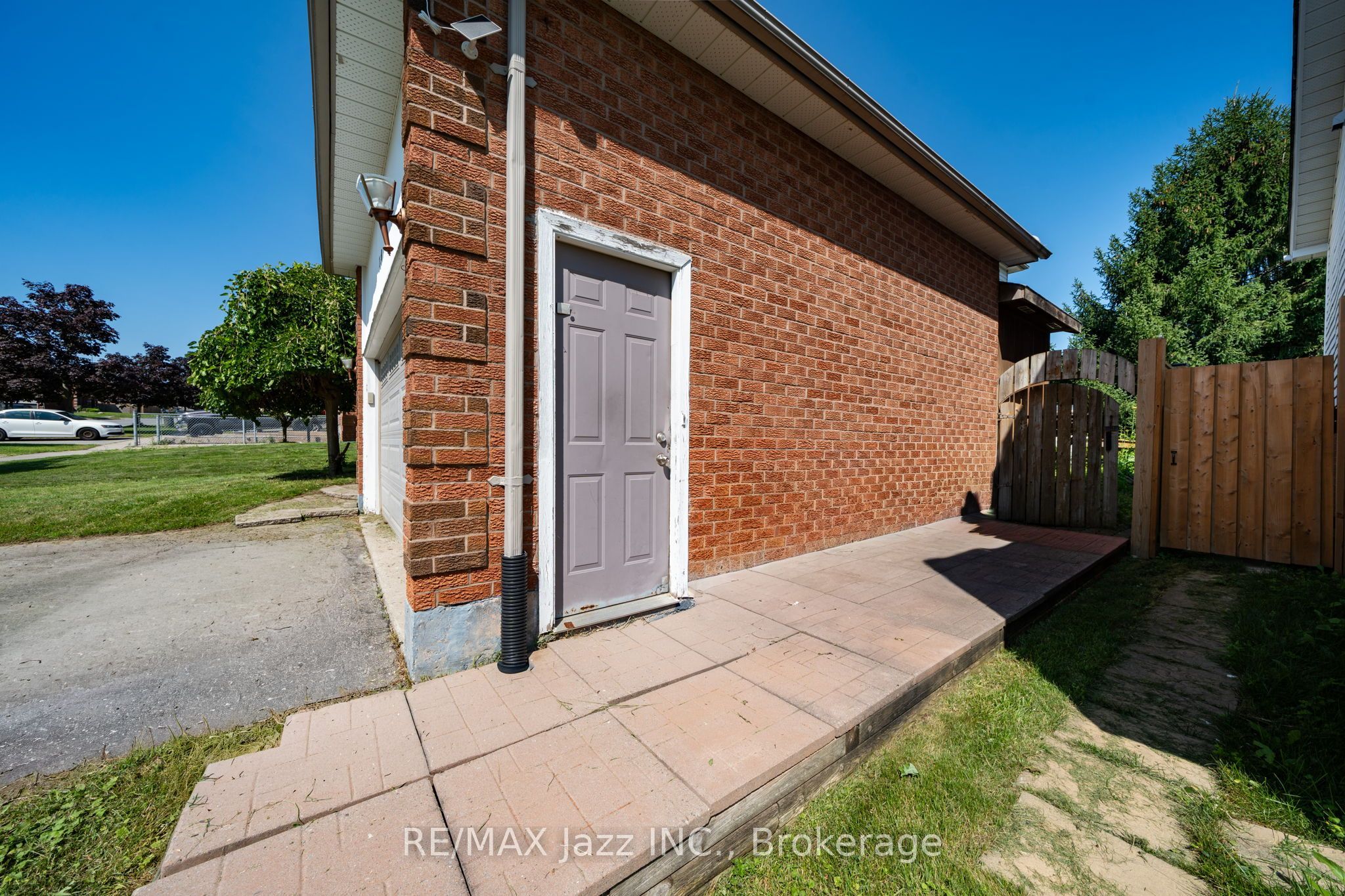 110 Freeland Avenue