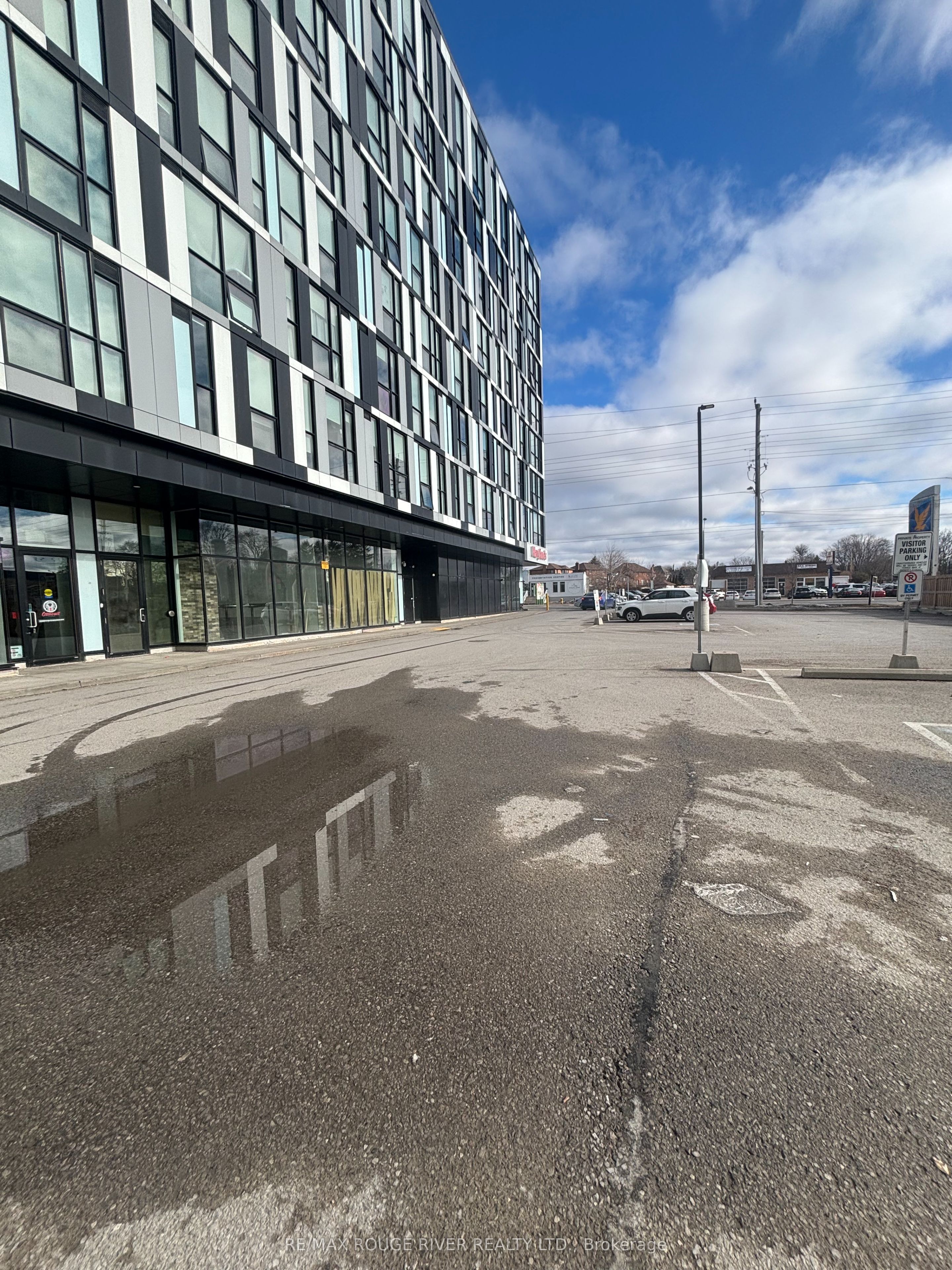 1900 Simcoe Street N 536