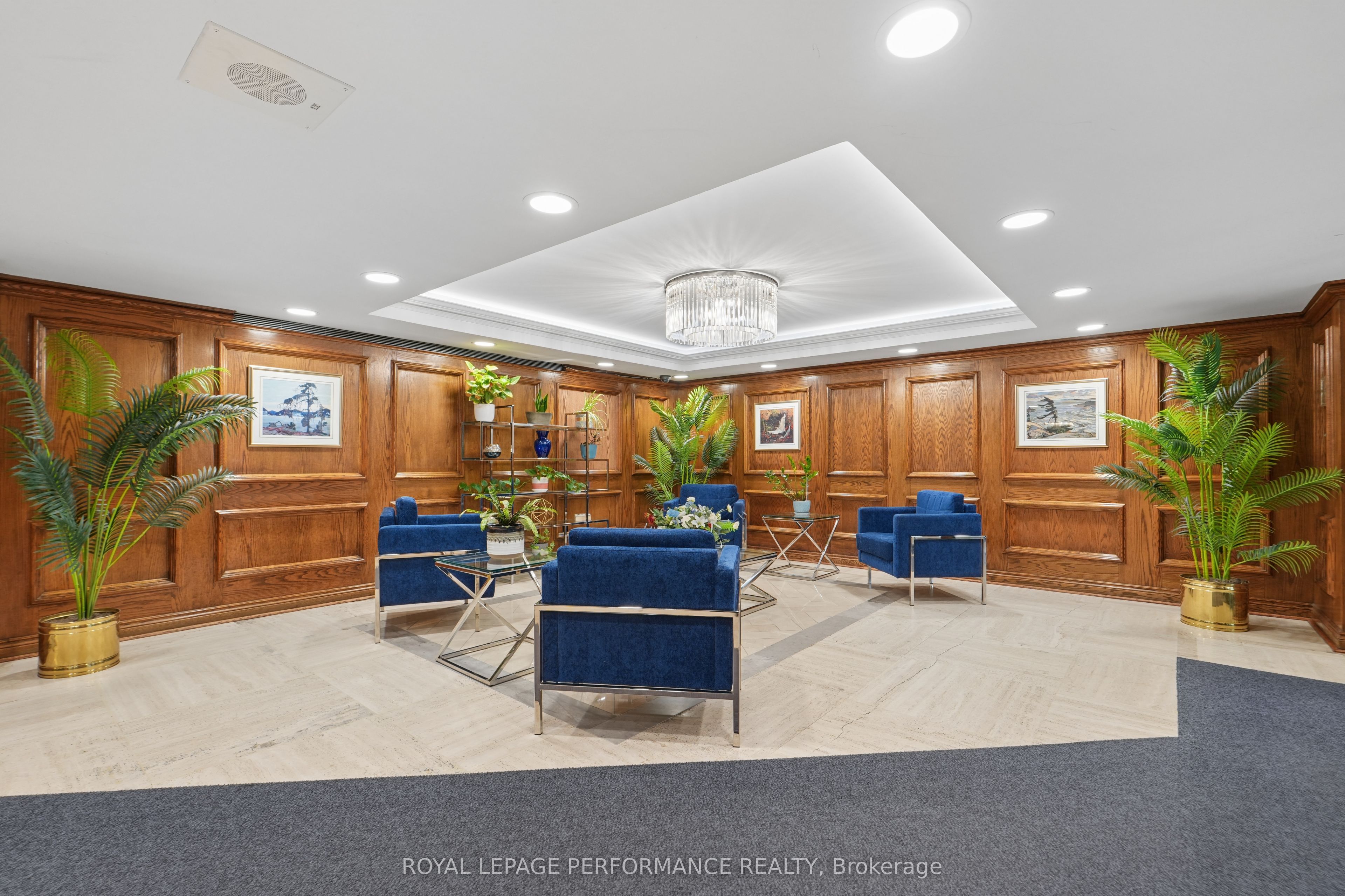 500 Laurier Avenue W 1706