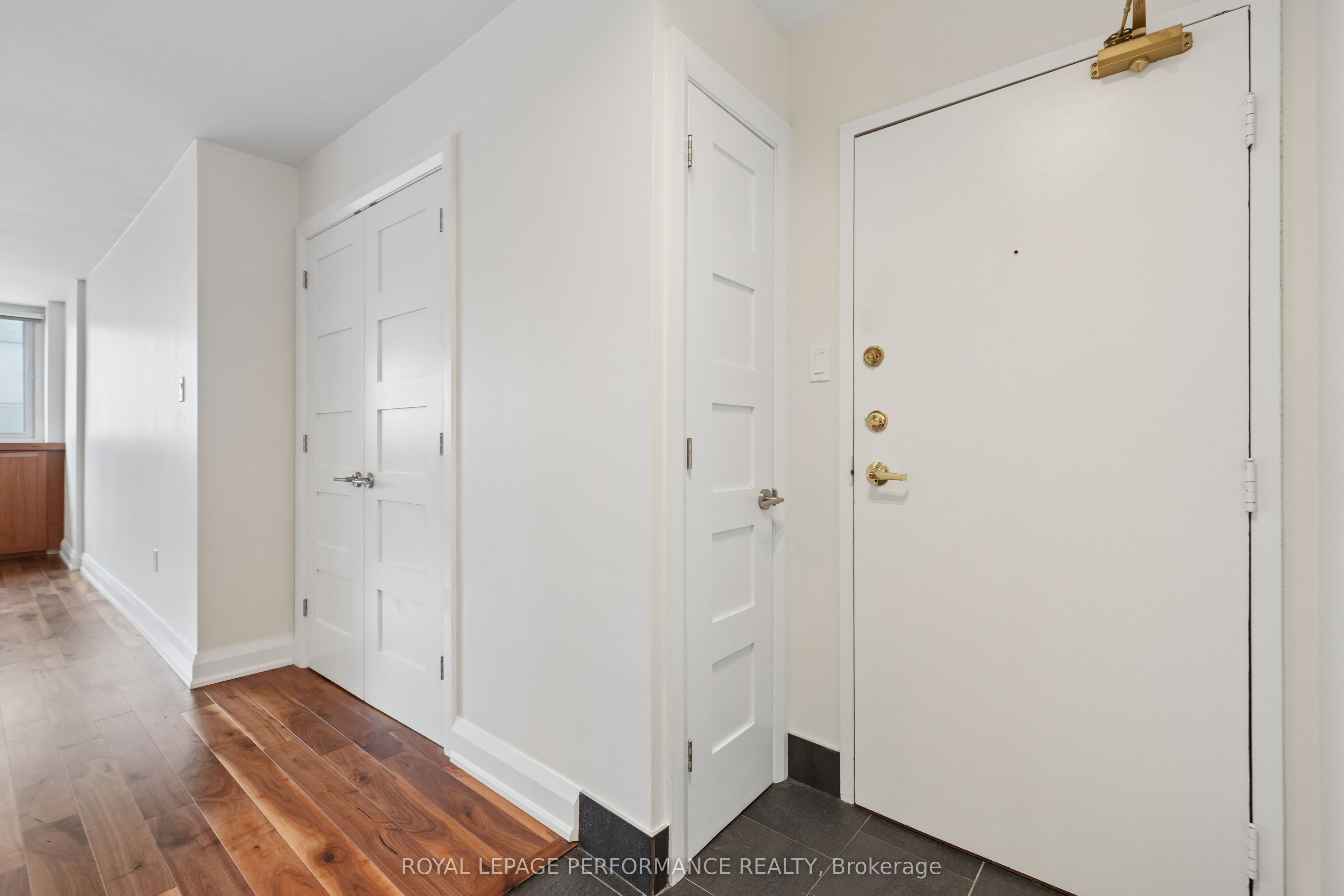500 Laurier Avenue W 1706
