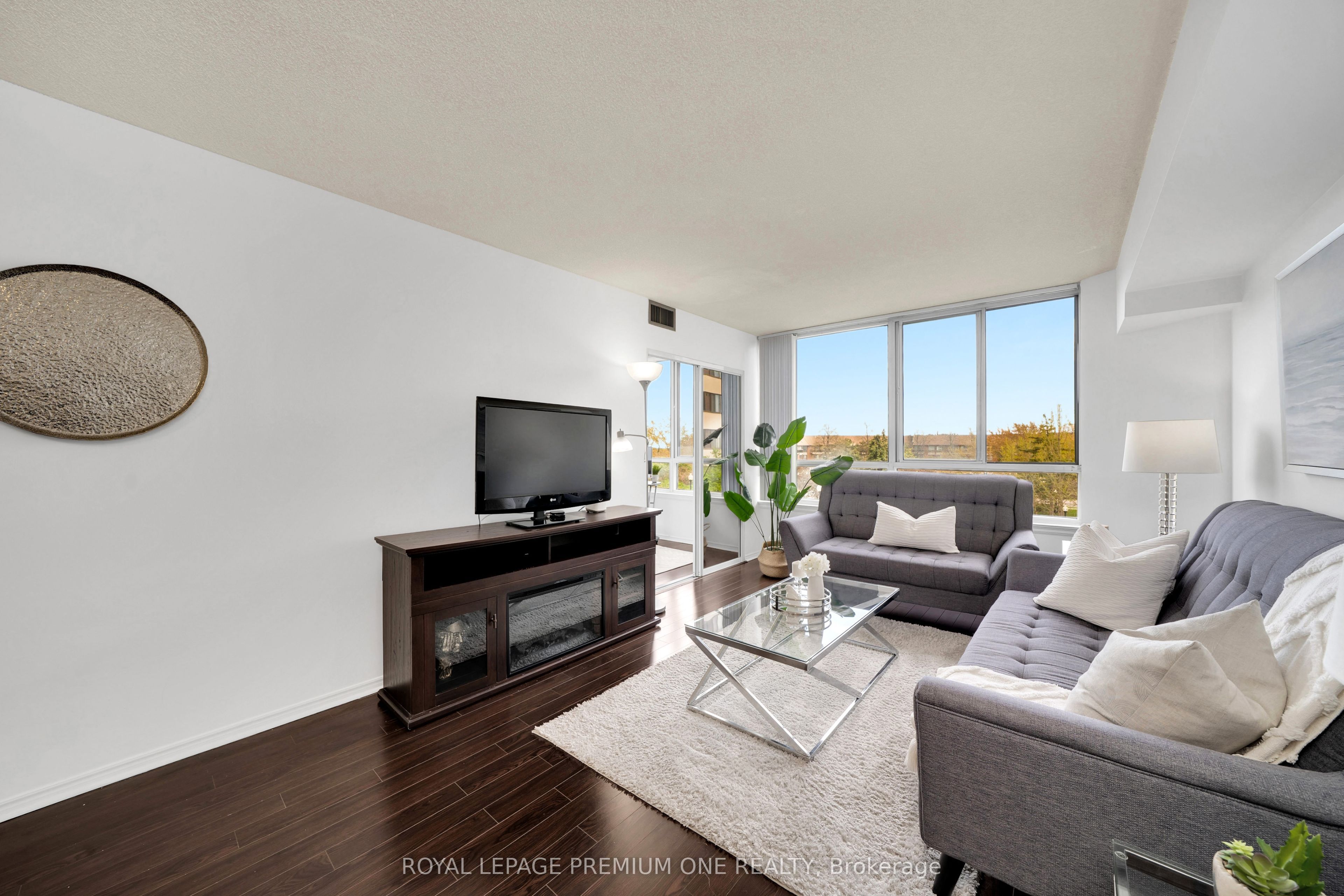 1001 cedarglen Gate 310