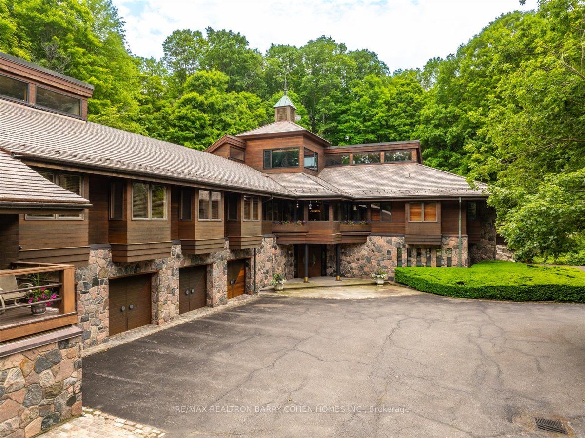 20 Woodsend Crescent