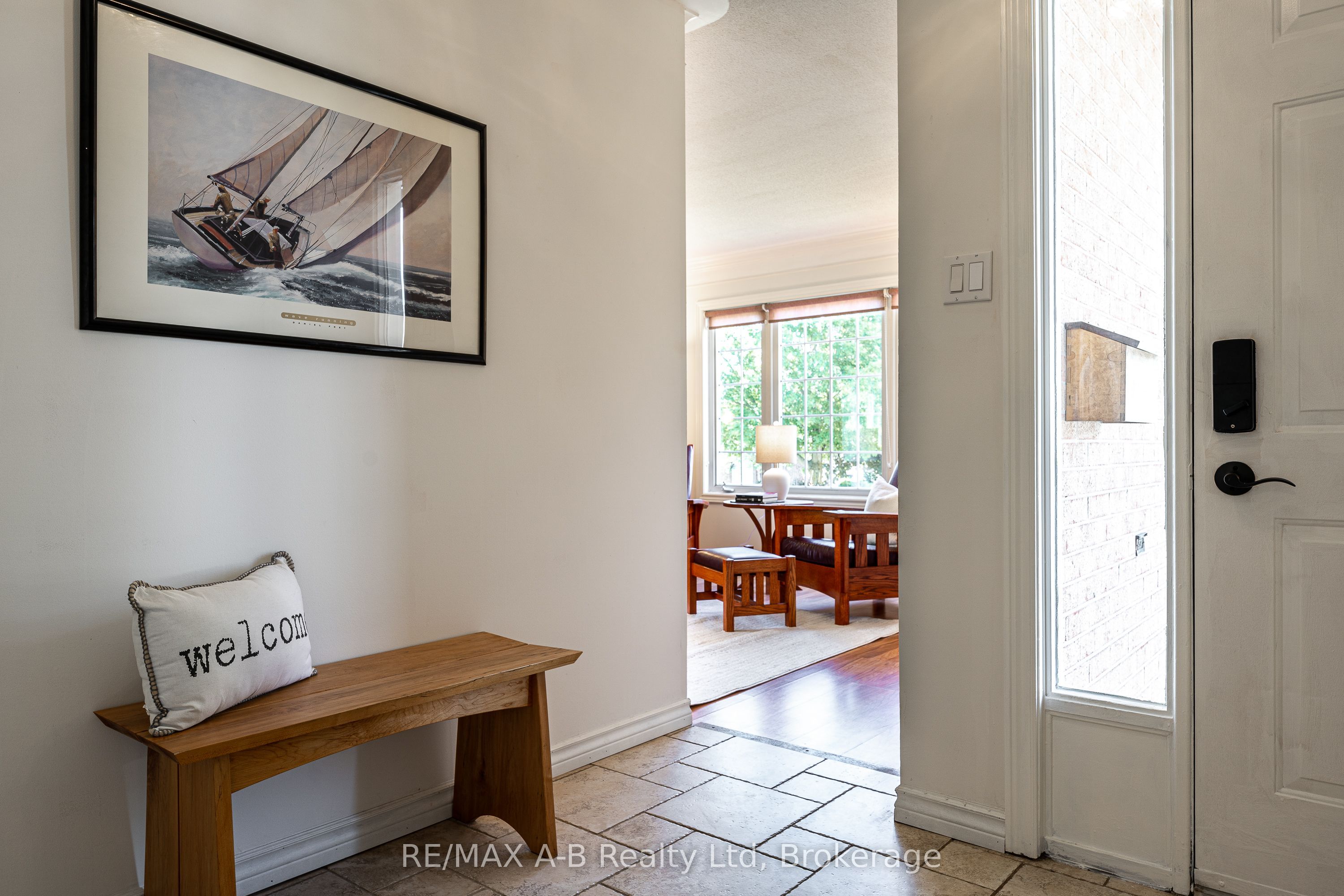 6 Meadowridge Court