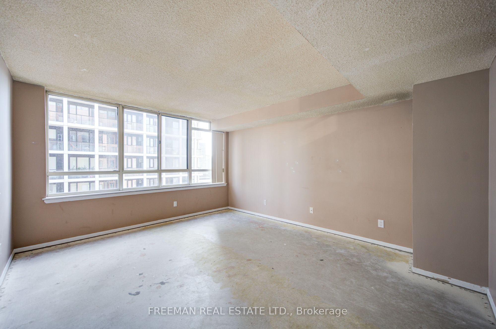 633 Bay Street 2405
