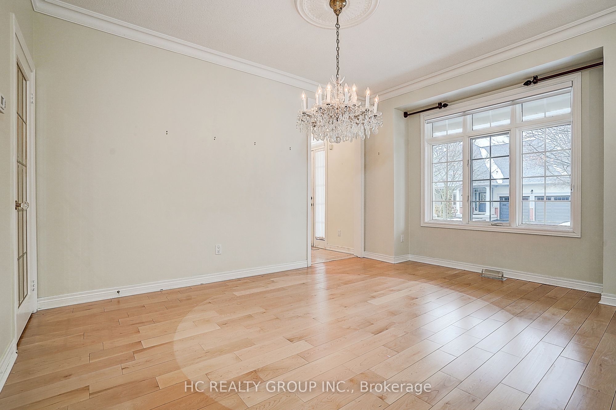 2175 Stavebank Road 8