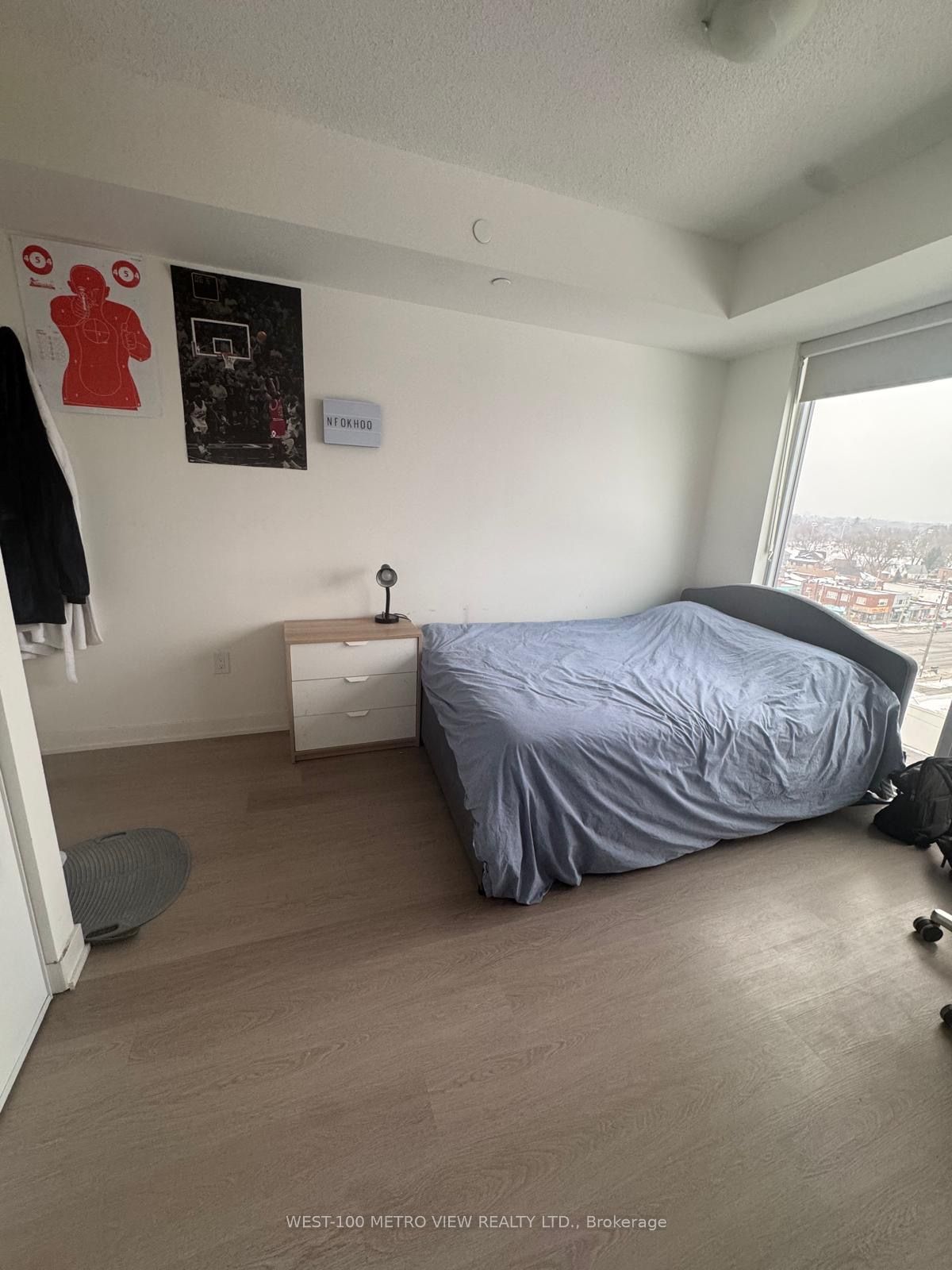 859 The Queensway N/A 701