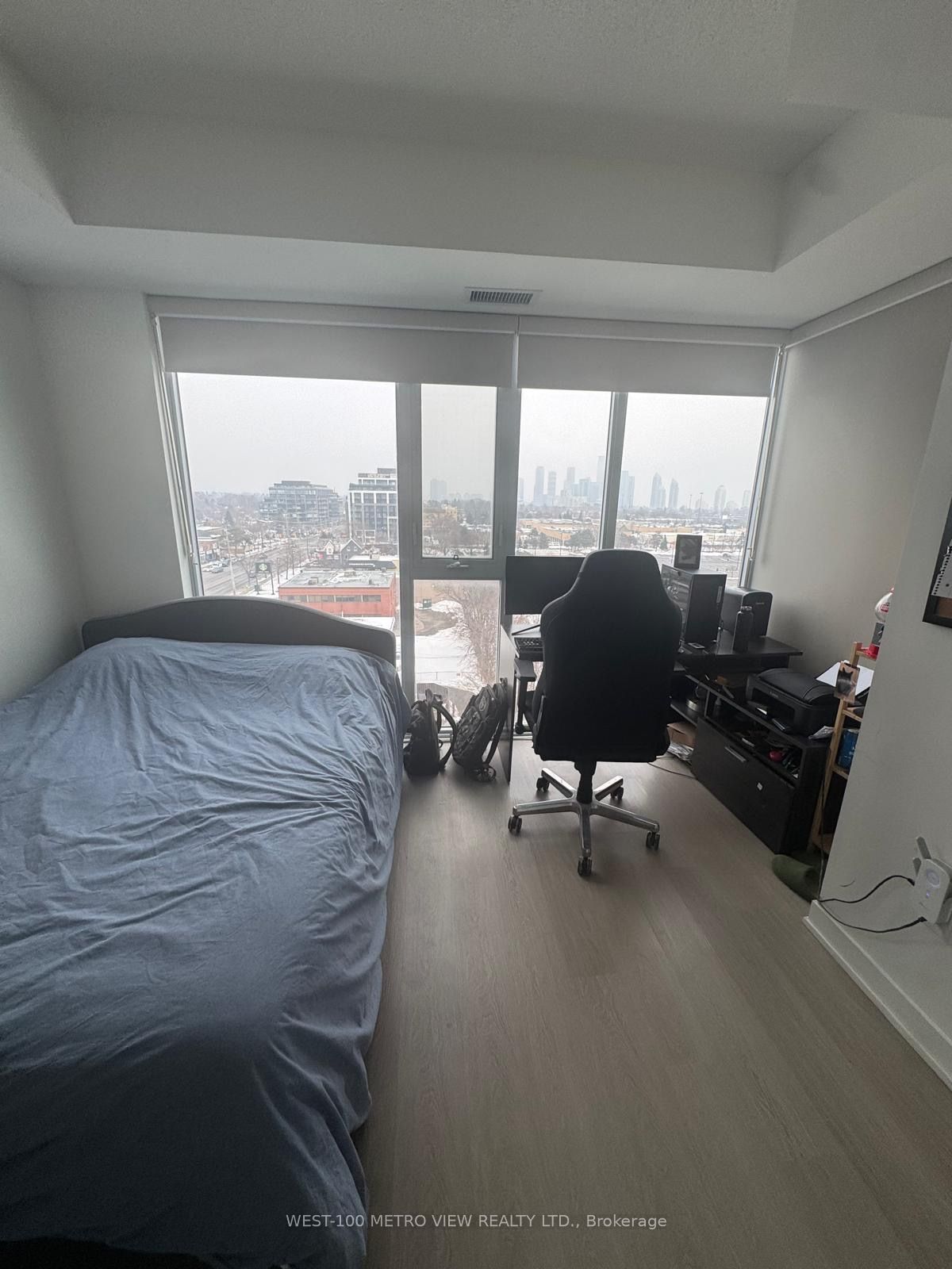 859 The Queensway N/A 701