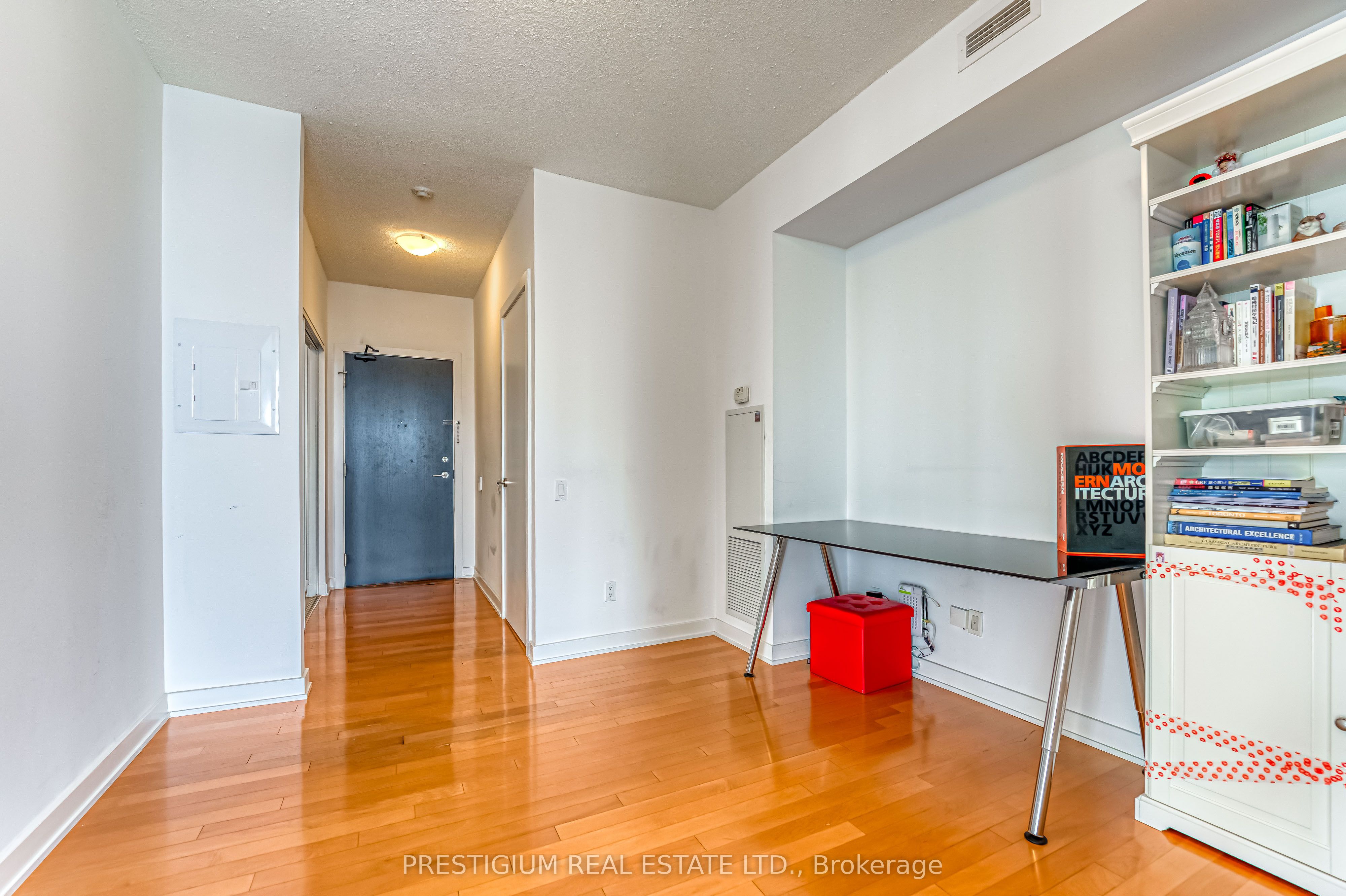 33 CHARLES Street E 3704