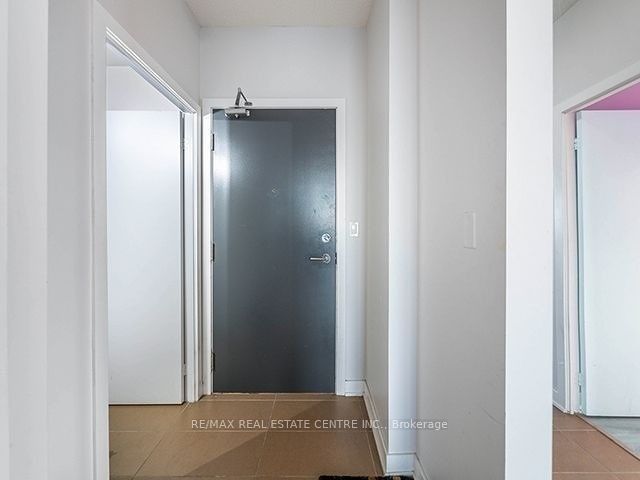4070 Confederation Parkway 2807