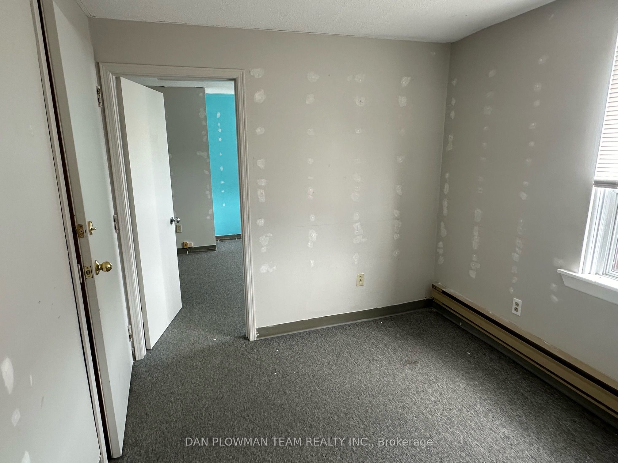 922 Simcoe Street N 203