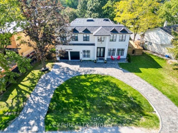 150 WOLFDALE Avenue Oakville ON L6L 4S1