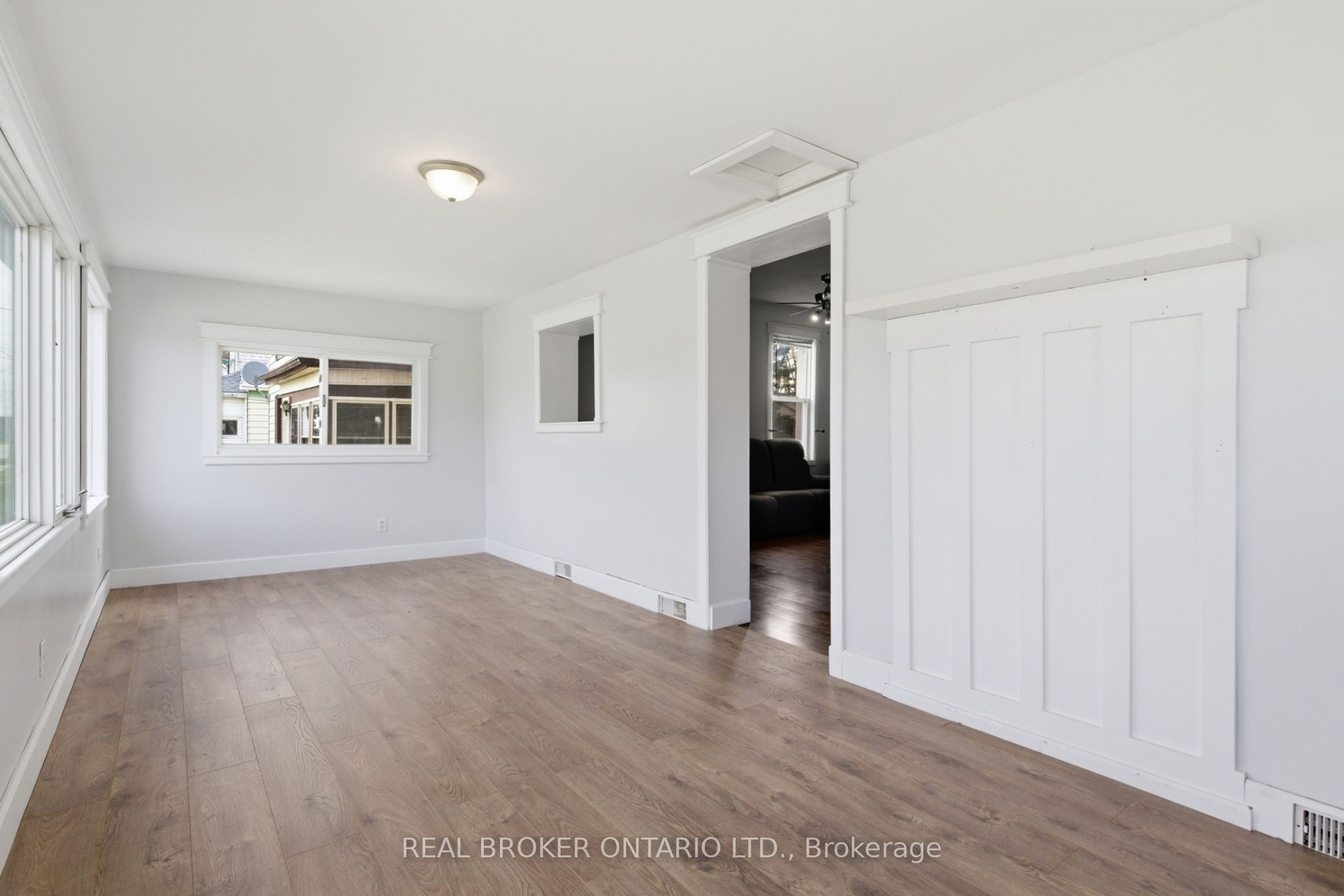368 Wellington Avenue S