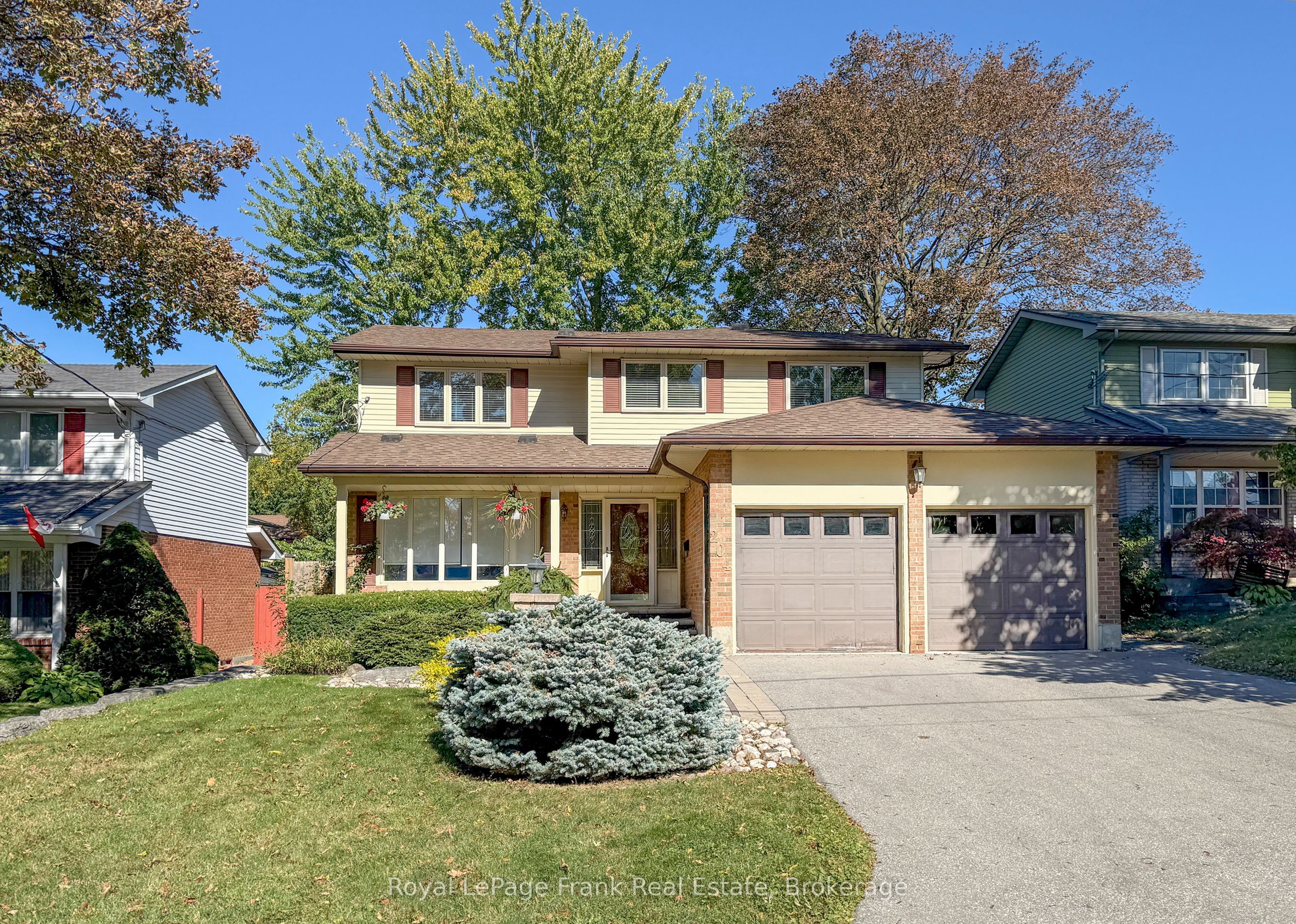 204 St John Street E