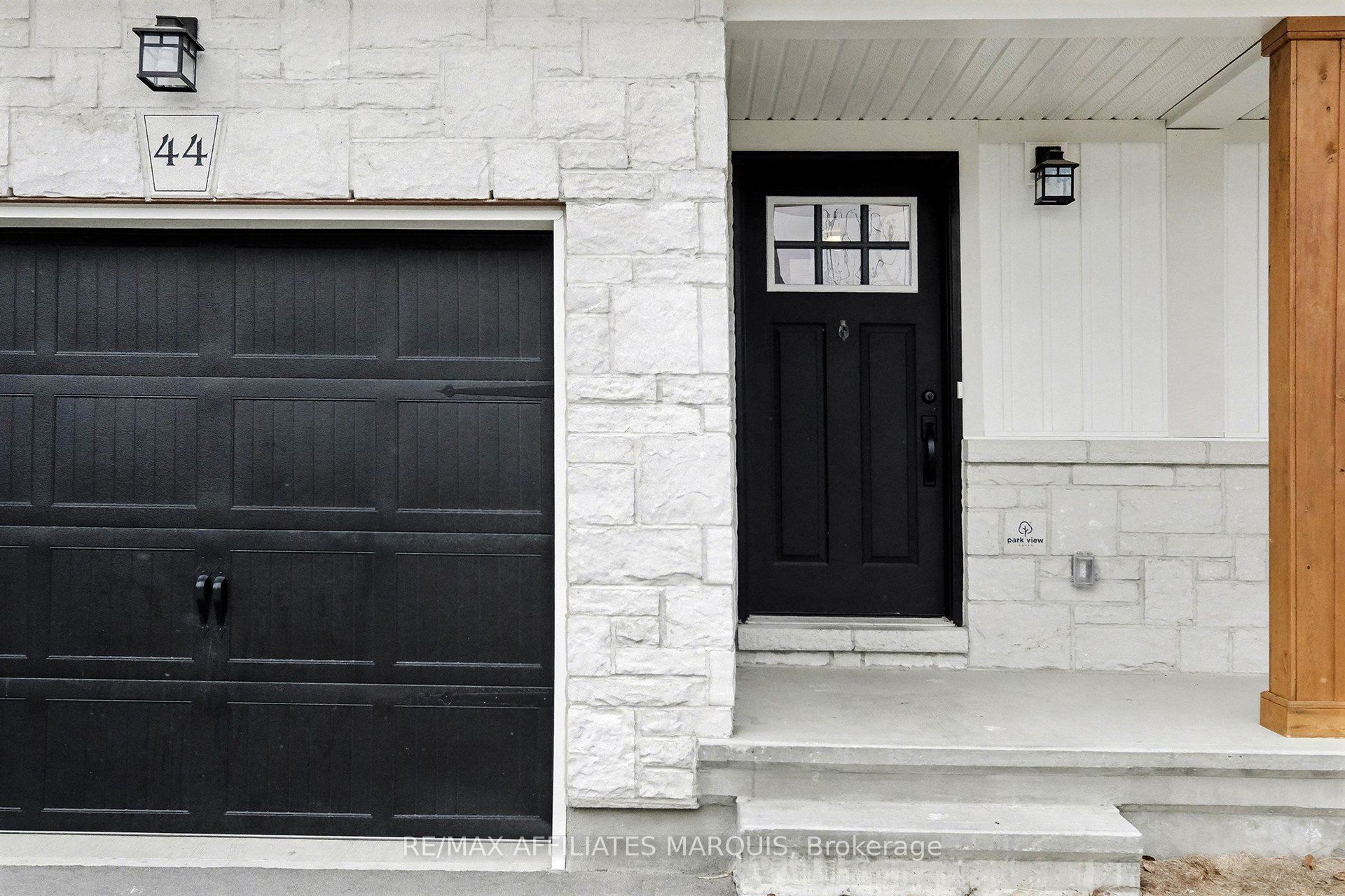44 WHITCOMB Crescent