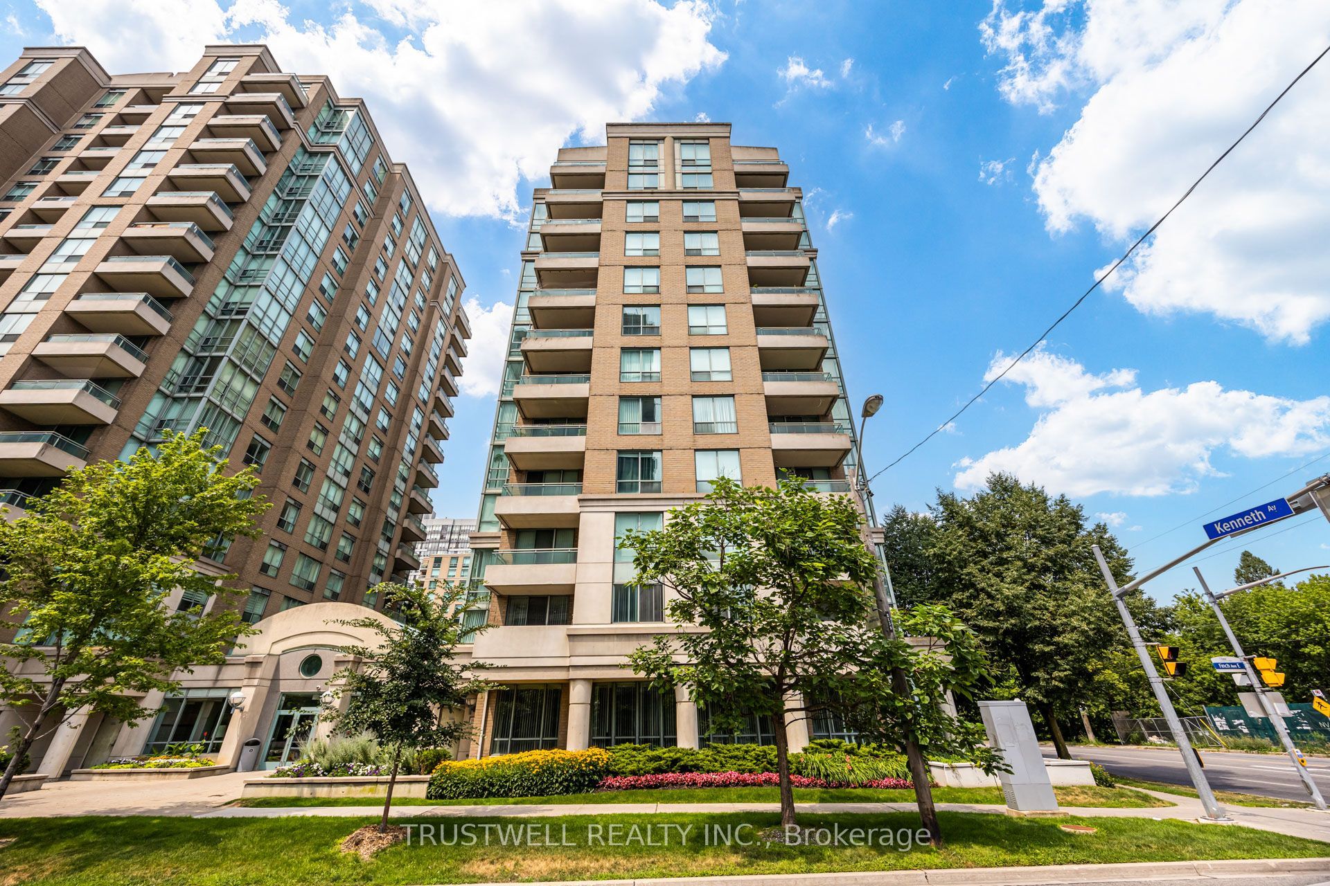 39 Pemberton Avenue 401