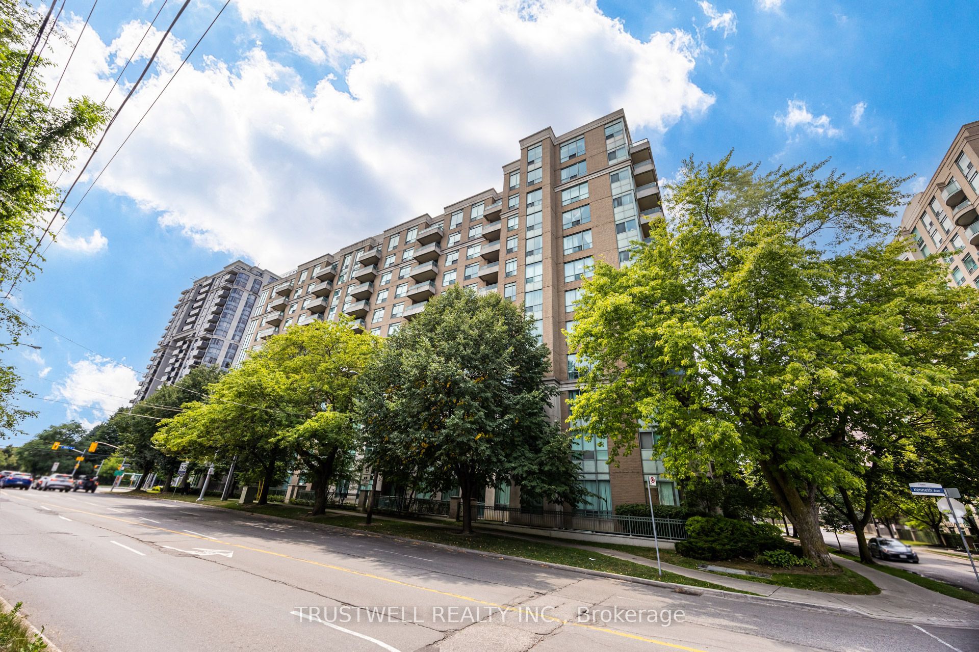 39 Pemberton Avenue 401