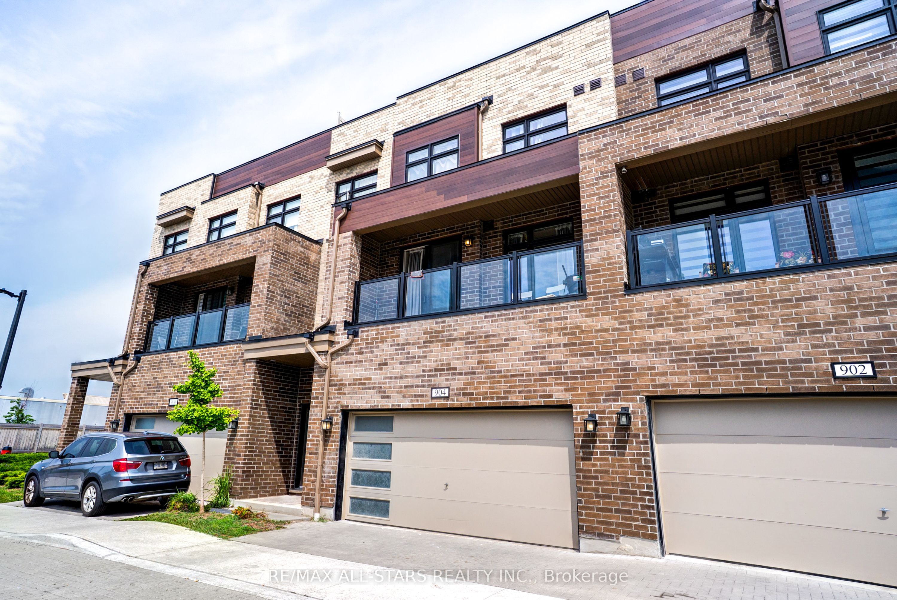 1865 Pickering Parkway #904
