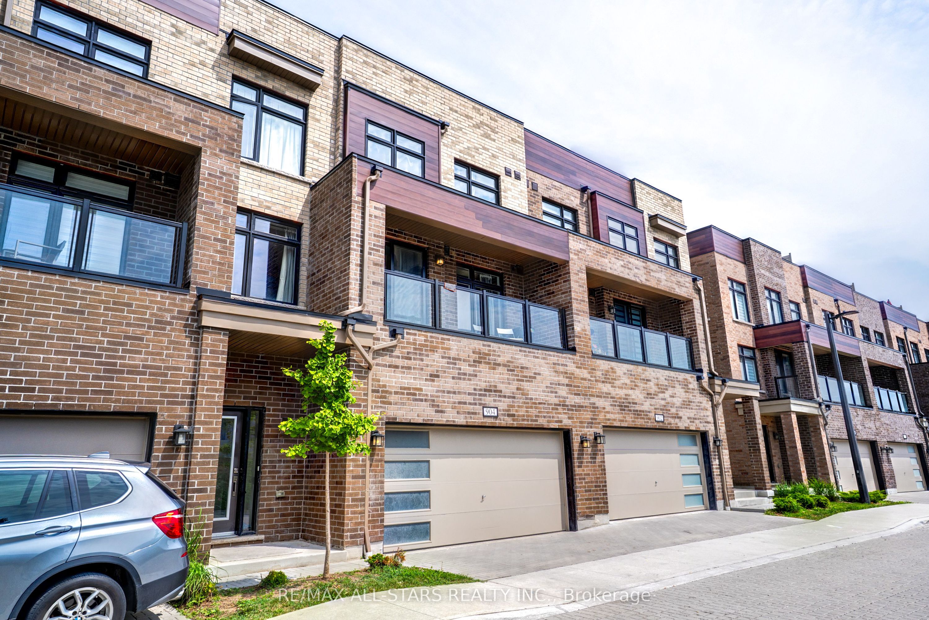1865 Pickering Parkway #904