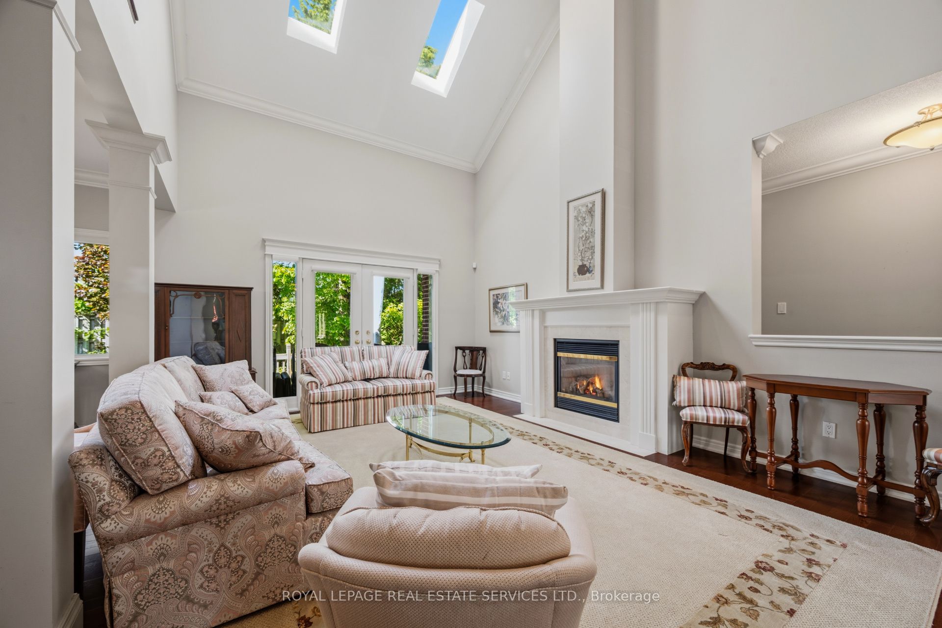 2130 Dickson Road 10