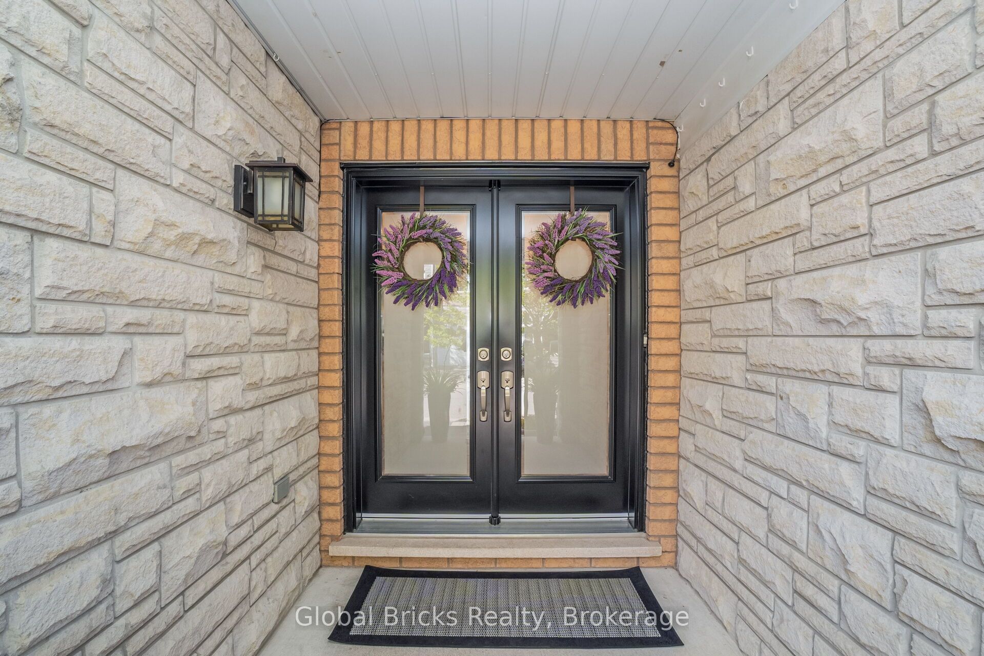 585 Candlestick Circle