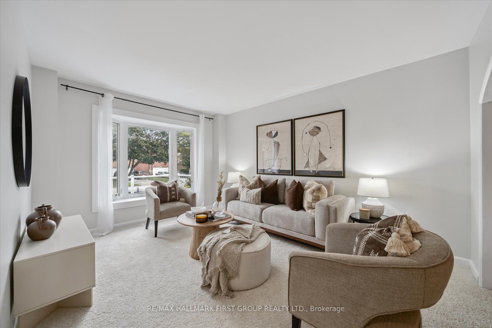 2362 Strathmore Crescent W