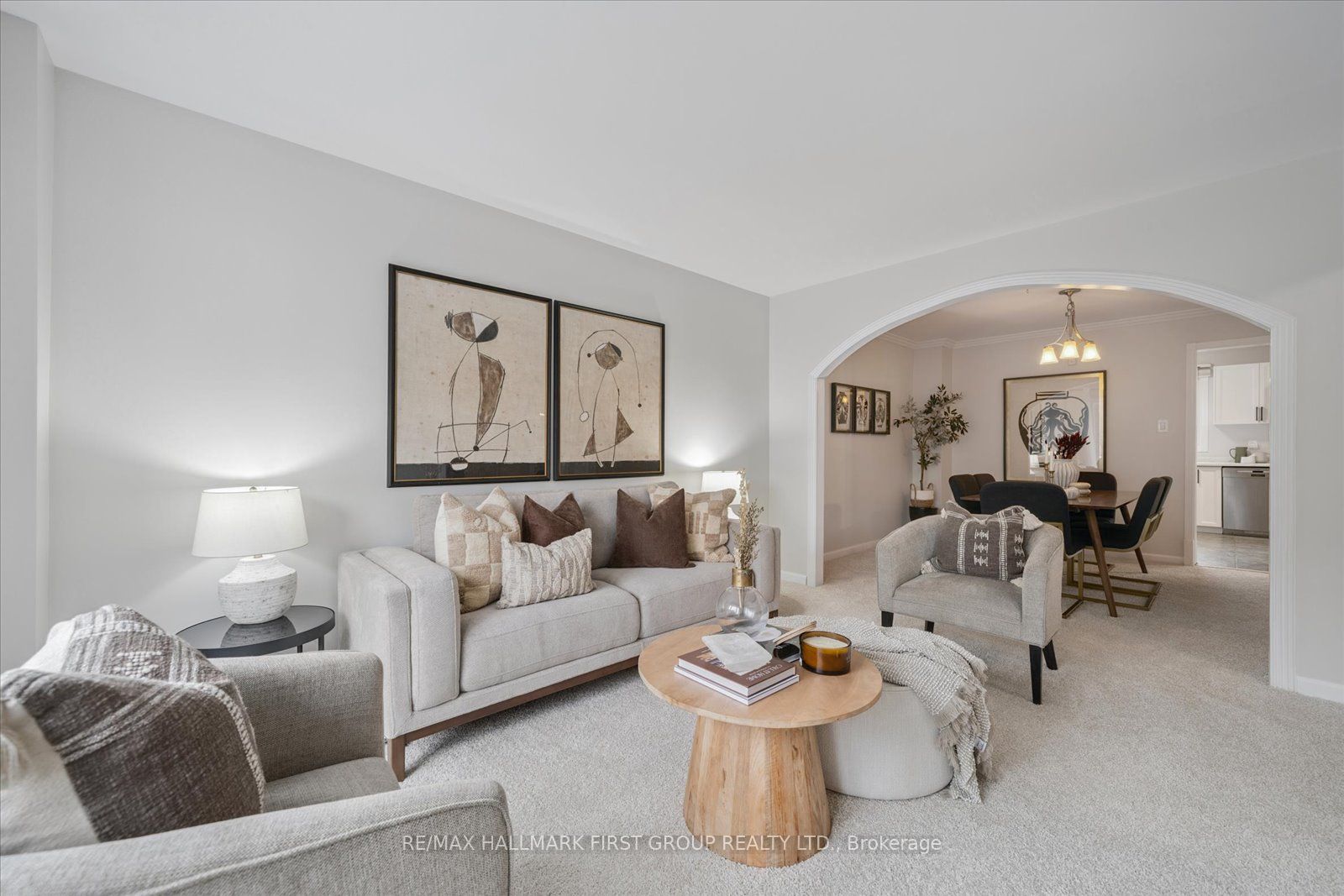 2362 Strathmore Crescent W
